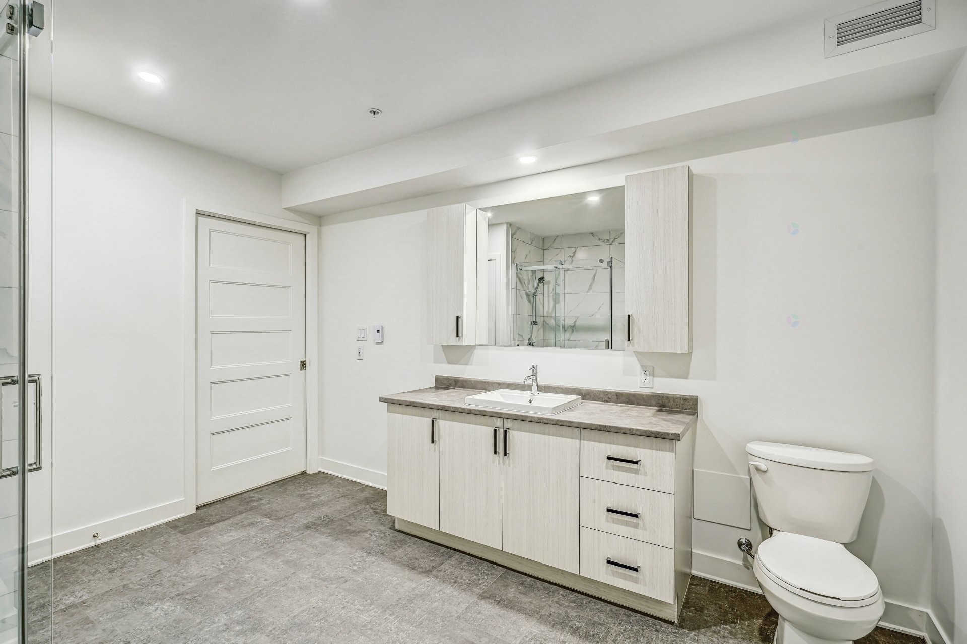 









689


Boul. St-Jean-Baptiste

, 002,
Mercier,




QC
J6R1G3

