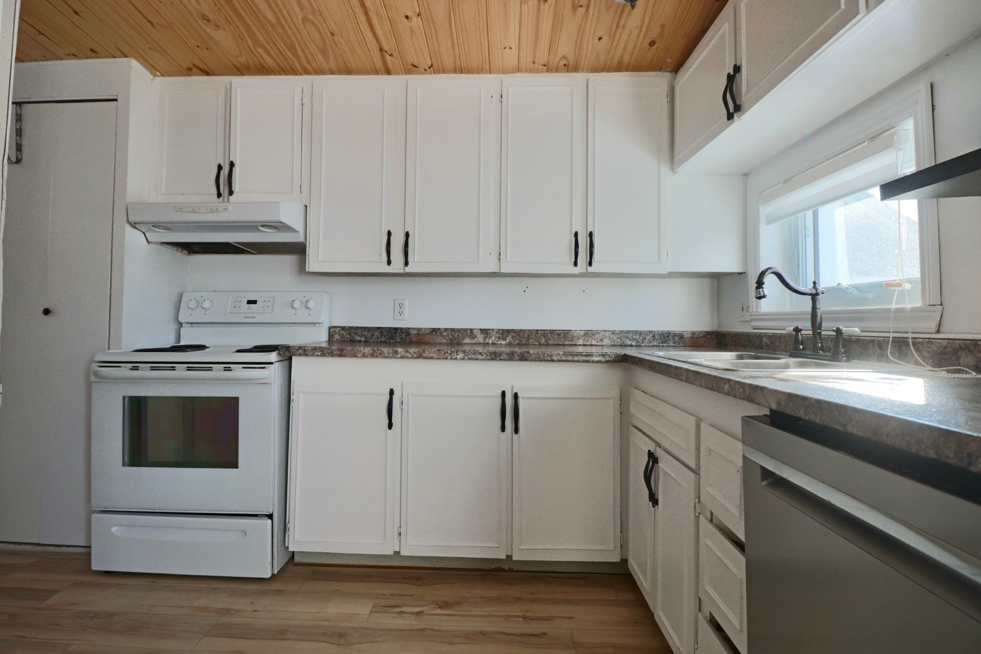 









1510


Route Ste-Anne E.

,
Yamachiche,




QC
G0X3L0

