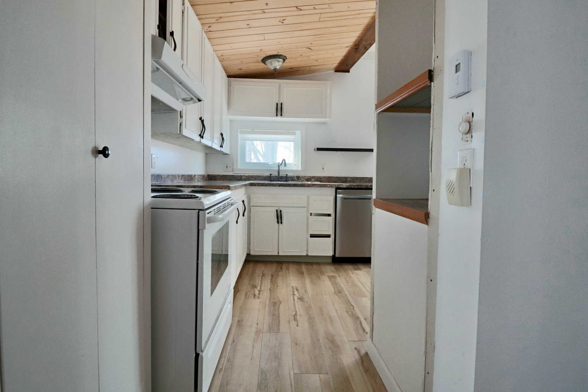 









1510


Route Ste-Anne E.

,
Yamachiche,




QC
G0X3L0

