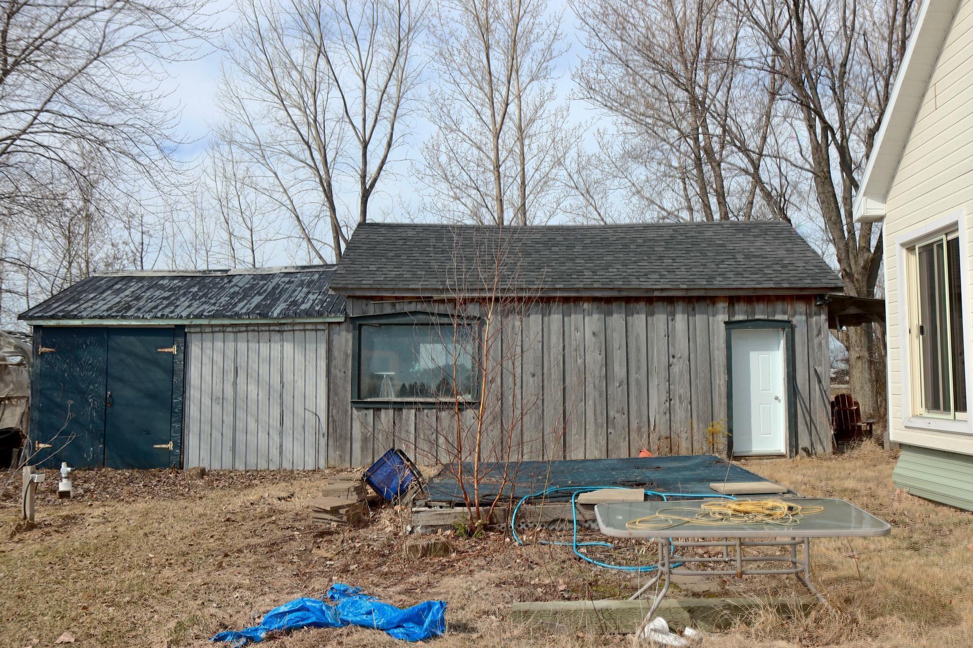 









1510


Route Ste-Anne E.

,
Yamachiche,




QC
G0X3L0

