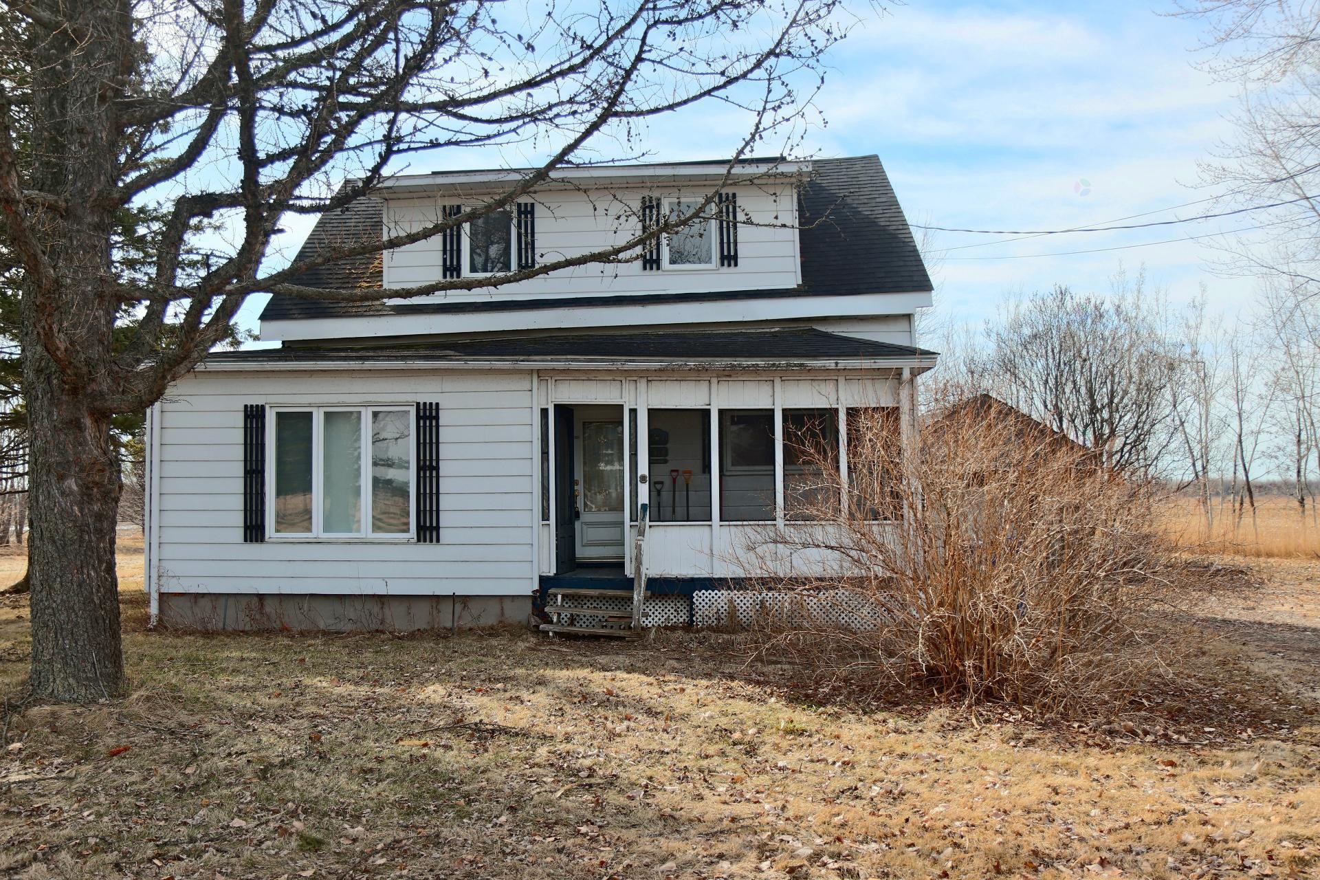 









1510


Route Ste-Anne E.

,
Yamachiche,




QC
G0X3L0

