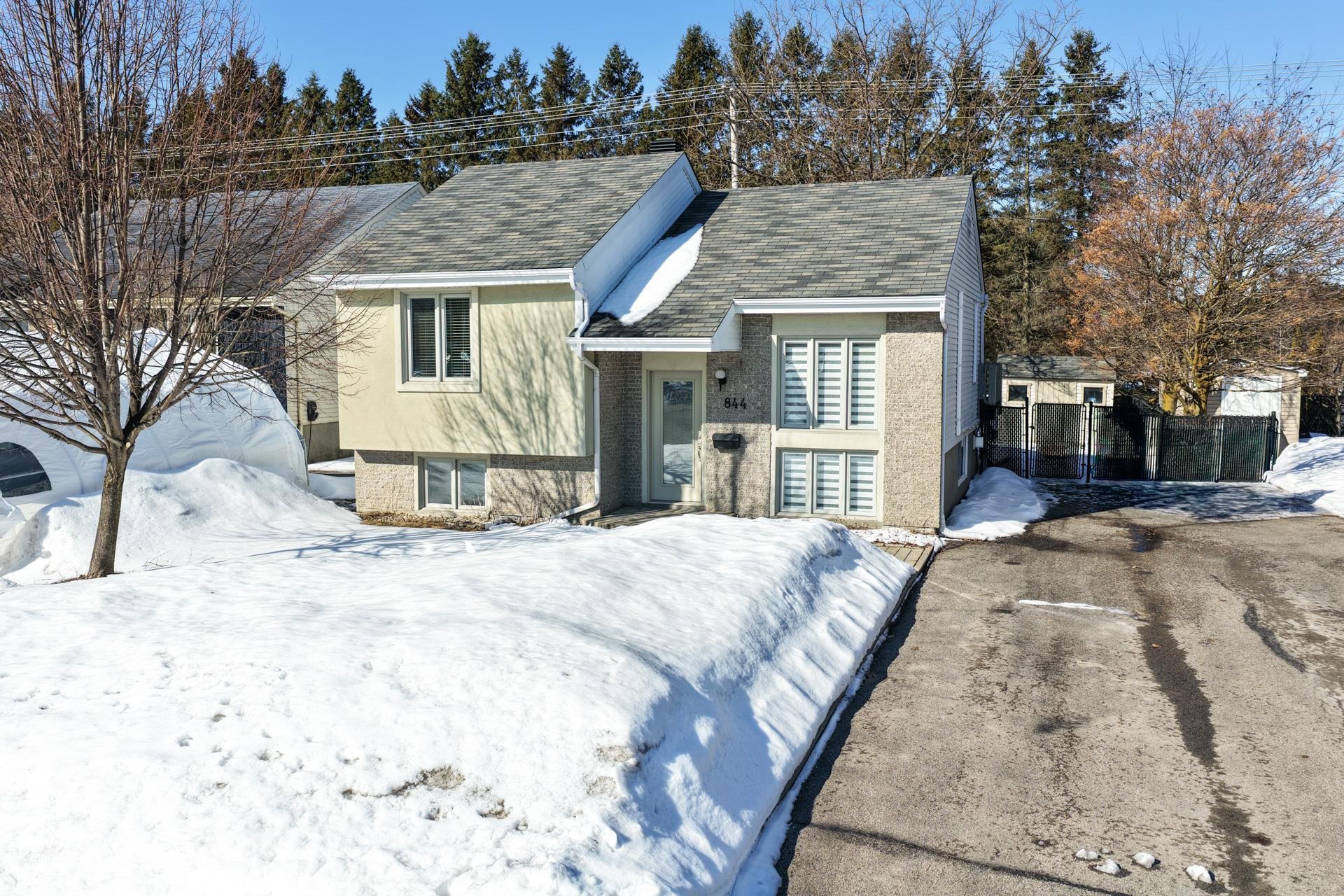 









844


Rue de Coulonge

,
Terrebonne (Terrebonne),




QC
J6X1C8

