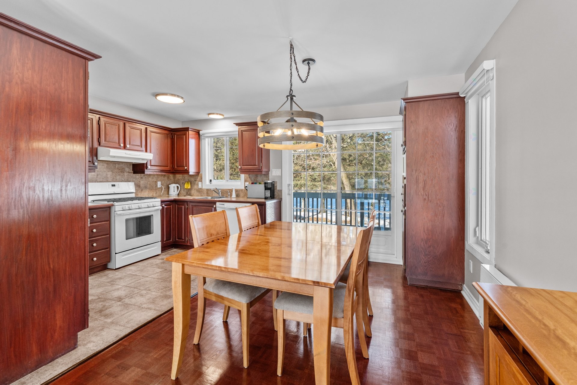 









844


Rue de Coulonge

,
Terrebonne (Terrebonne),




QC
J6X1C8

