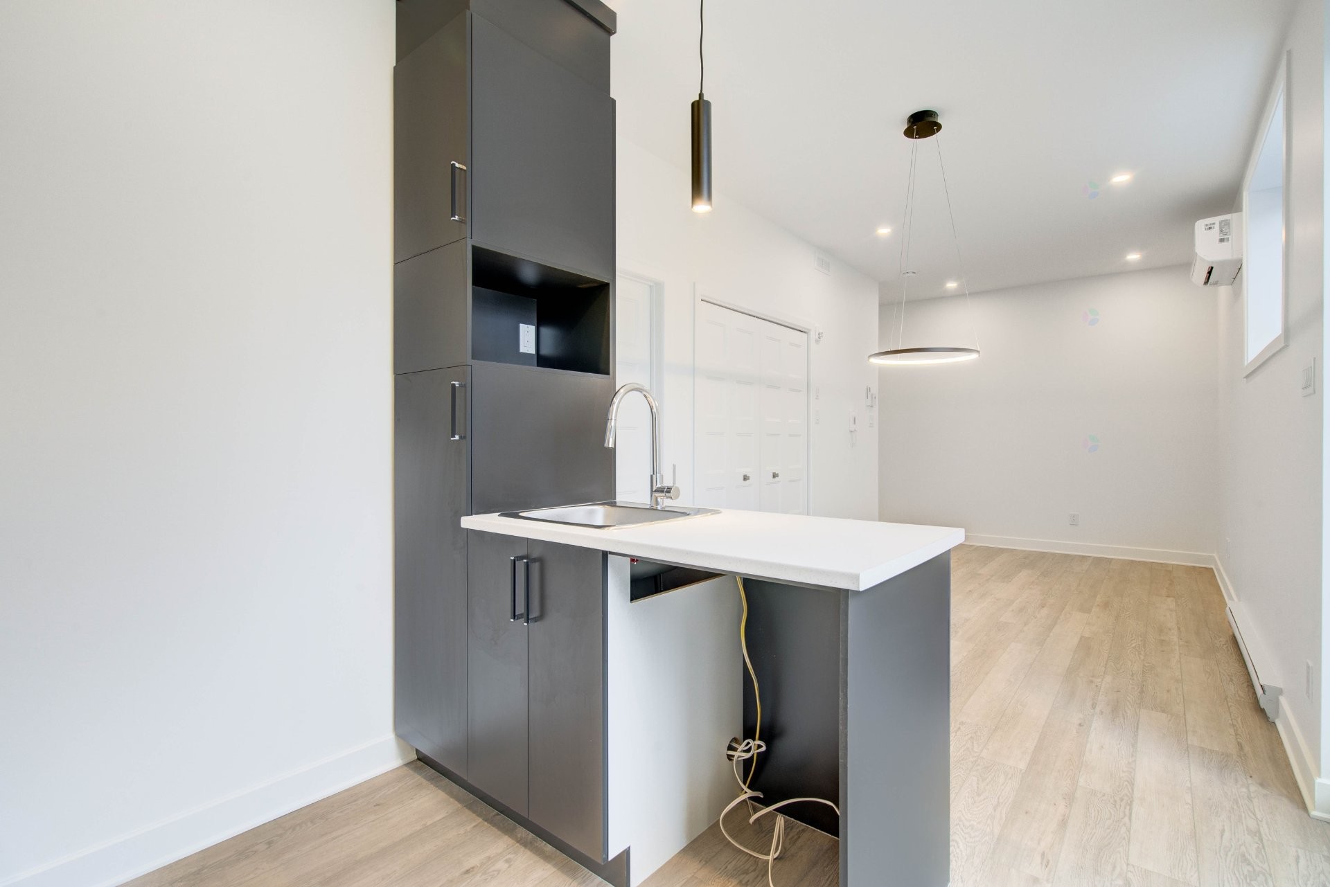 









221


Boul. de Maple Grove

, 3,
Beauharnois,




QC
J6N1L4

