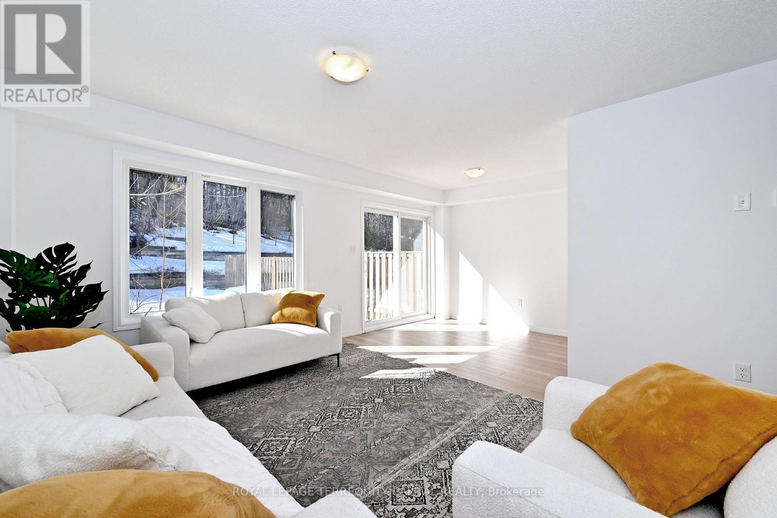 












123 FRANK'S WAY

,
Barrie,




Ontario
L4N3J1

