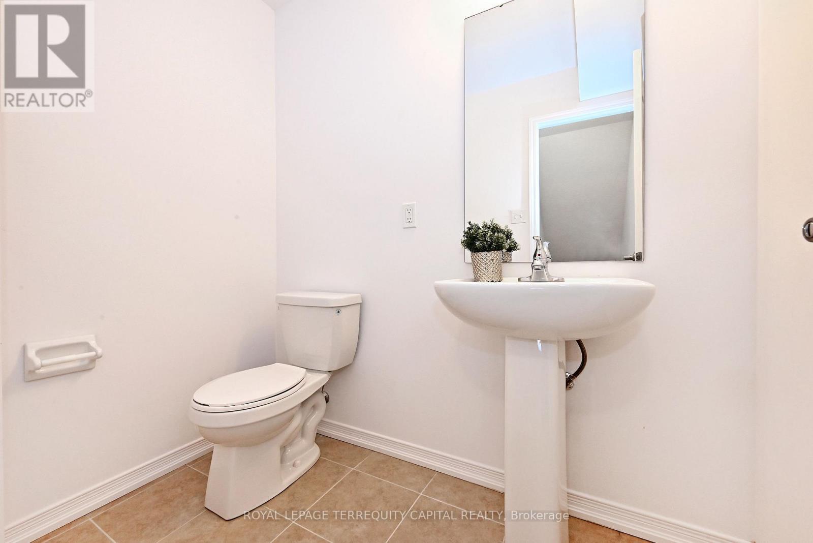 












123 FRANK'S WAY

,
Barrie,




Ontario
L4N3J1

