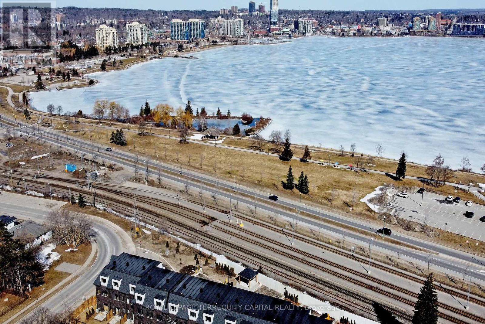 












123 FRANK'S WAY

,
Barrie,




Ontario
L4N3J1

