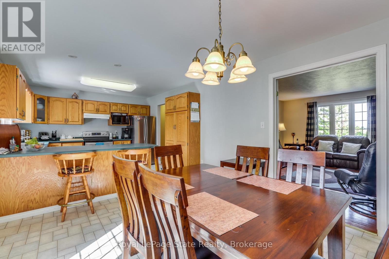 












41 CHURCH STREET W

,
Brant (Oakland),




Ontario
N0E1R0

