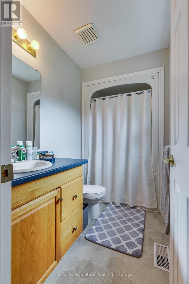 












41 CHURCH STREET W

,
Brant (Oakland),




Ontario
N0E1R0

