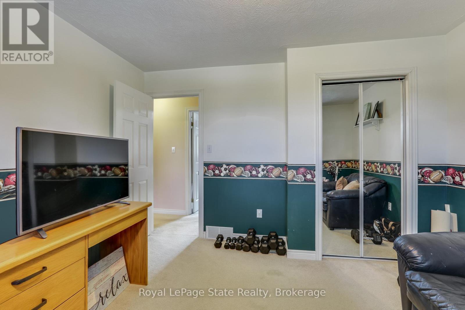 












41 CHURCH STREET W

,
Brant (Oakland),




Ontario
N0E1R0


