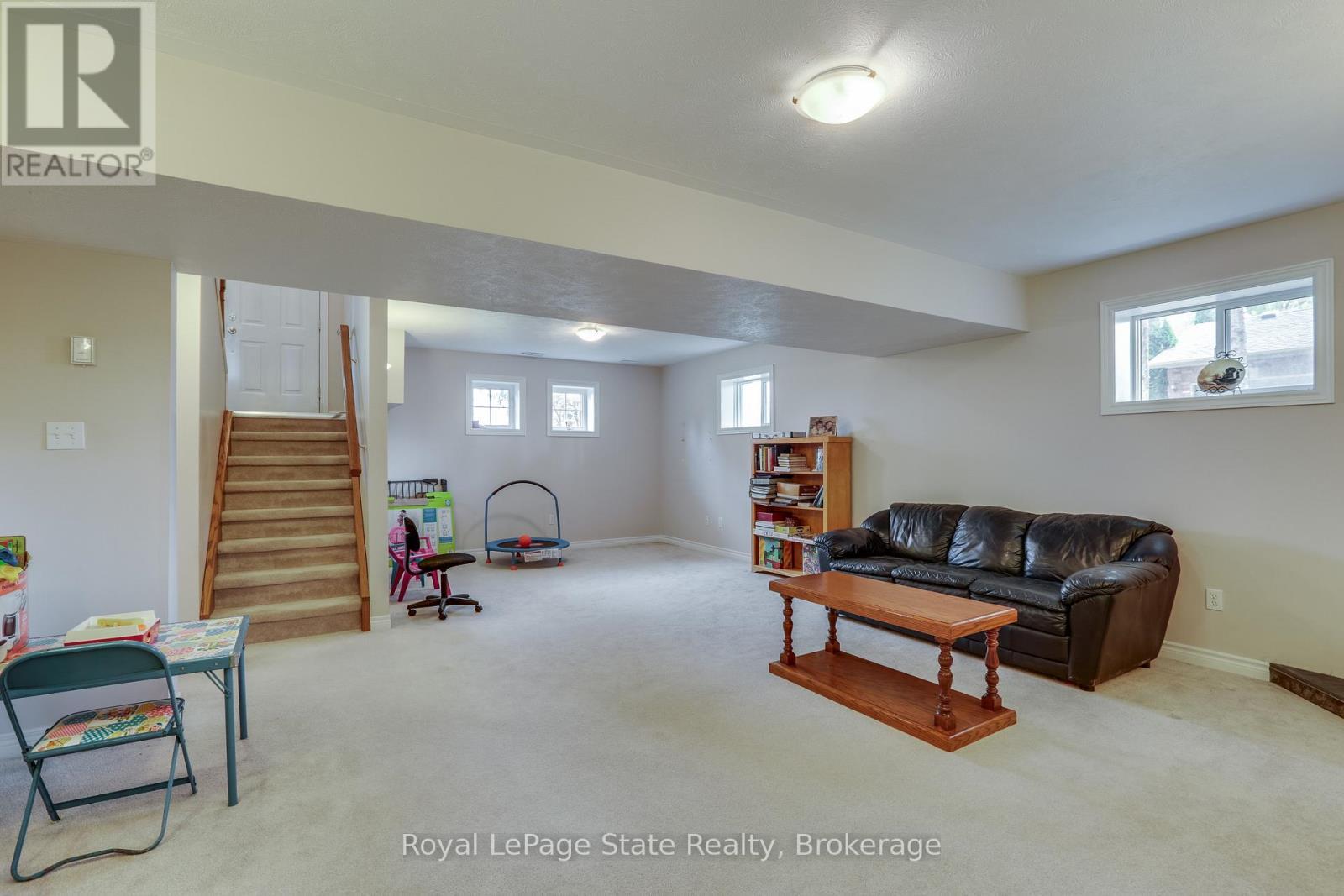 












41 CHURCH STREET W

,
Brant (Oakland),




Ontario
N0E1R0

