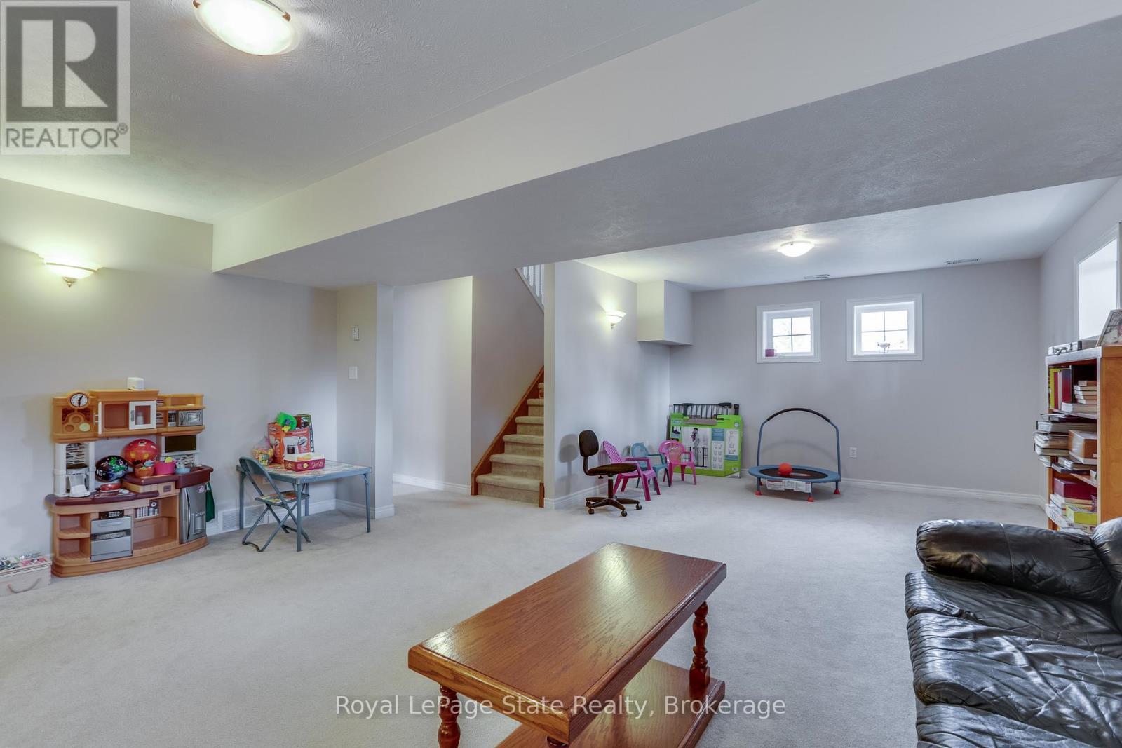 












41 CHURCH STREET W

,
Brant (Oakland),




Ontario
N0E1R0

