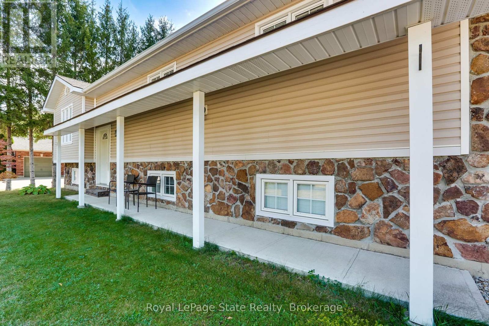 












41 CHURCH STREET W

,
Brant (Oakland),




Ontario
N0E1R0

