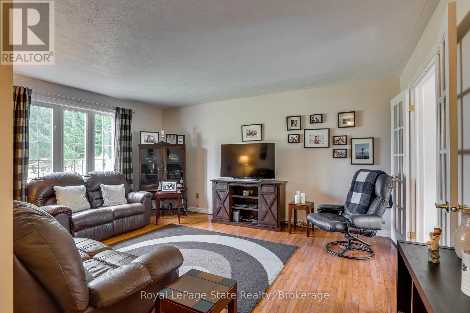 












41 CHURCH STREET W

,
Brant (Oakland),




Ontario
N0E1R0

