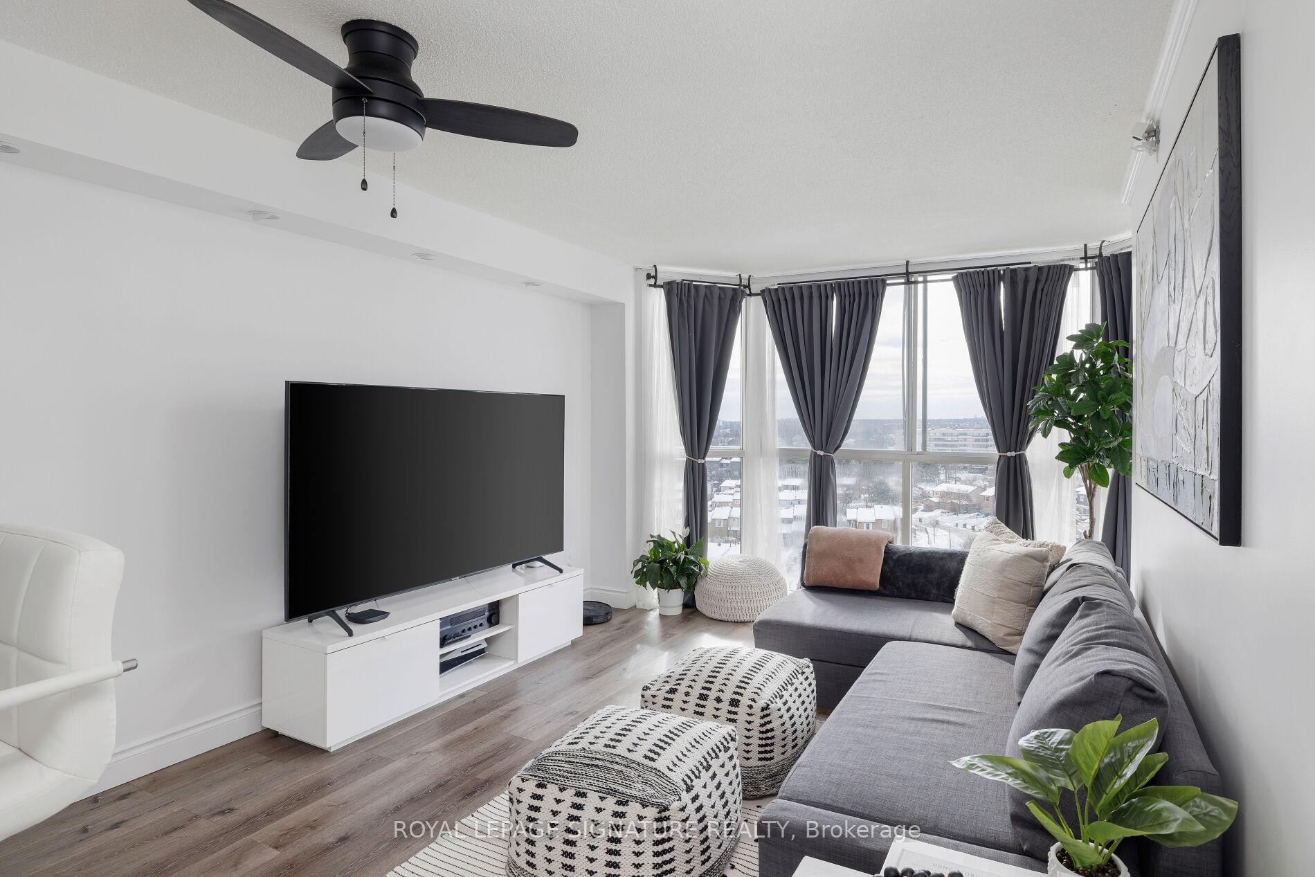 









880


Dundas

Street West, 909,
Mississauga,




ON
L5C 4H3

