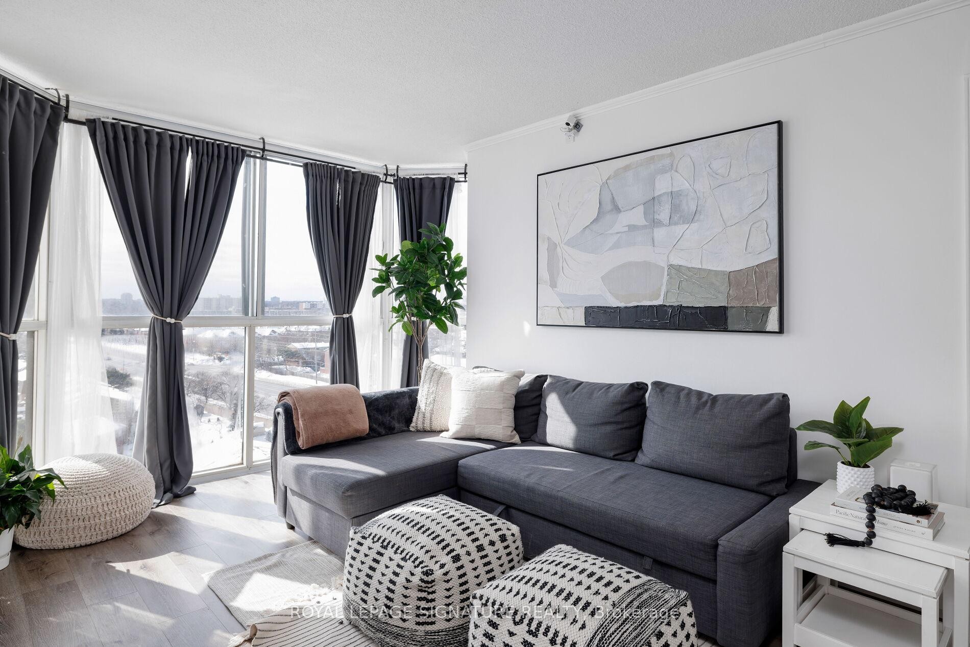 









880


Dundas

Street West, 909,
Mississauga,




ON
L5C 4H3

