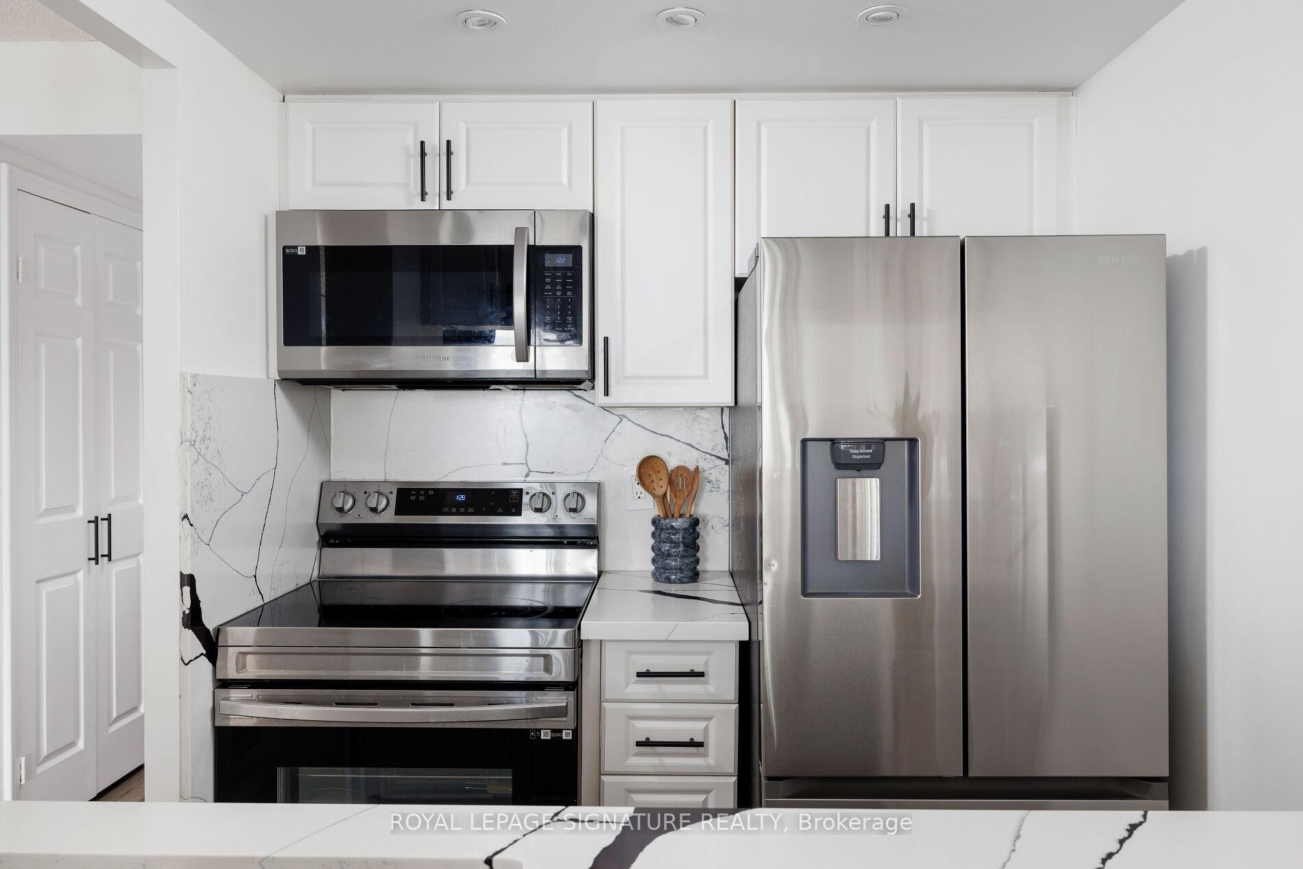 









880


Dundas

Street West, 909,
Mississauga,




ON
L5C 4H3

