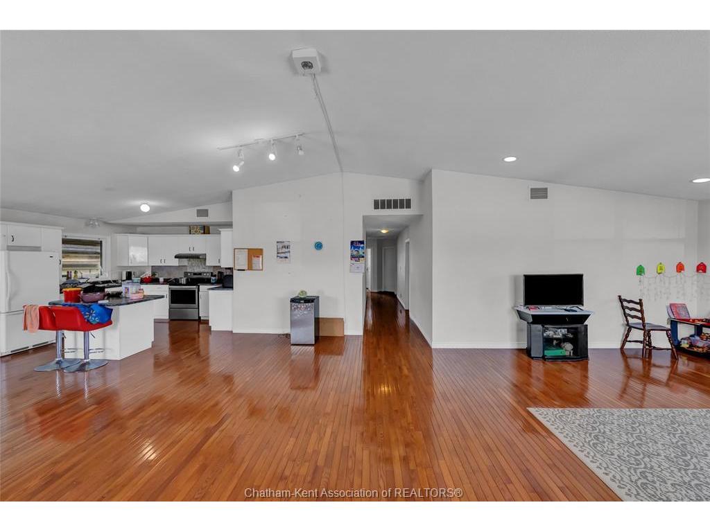 









297


Grand

Avenue,
Chatham,




ON
N7L 1W8

