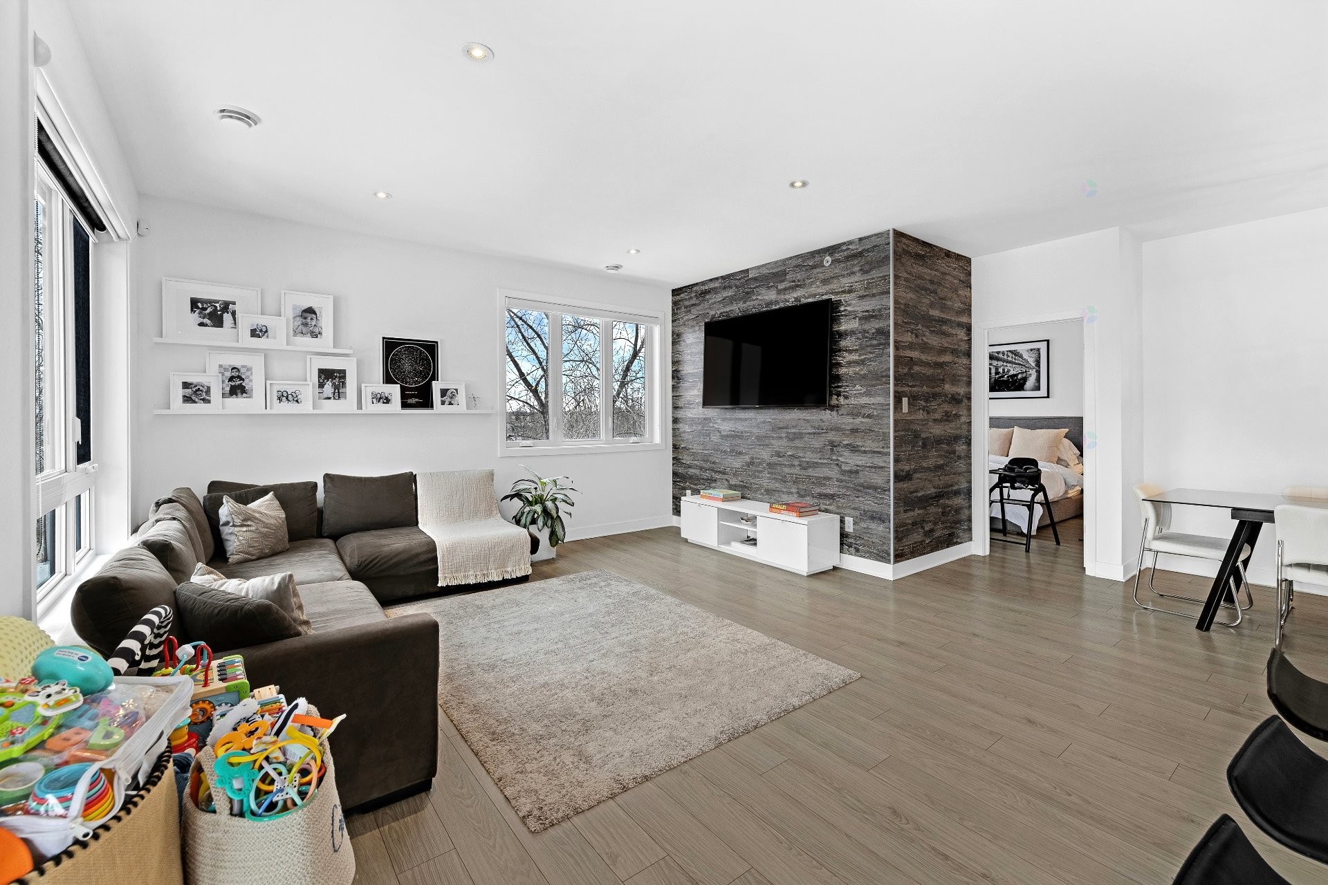 









2310


Rue Monet

, 302,
Laval (Duvernay),




QC
H7E0G1

