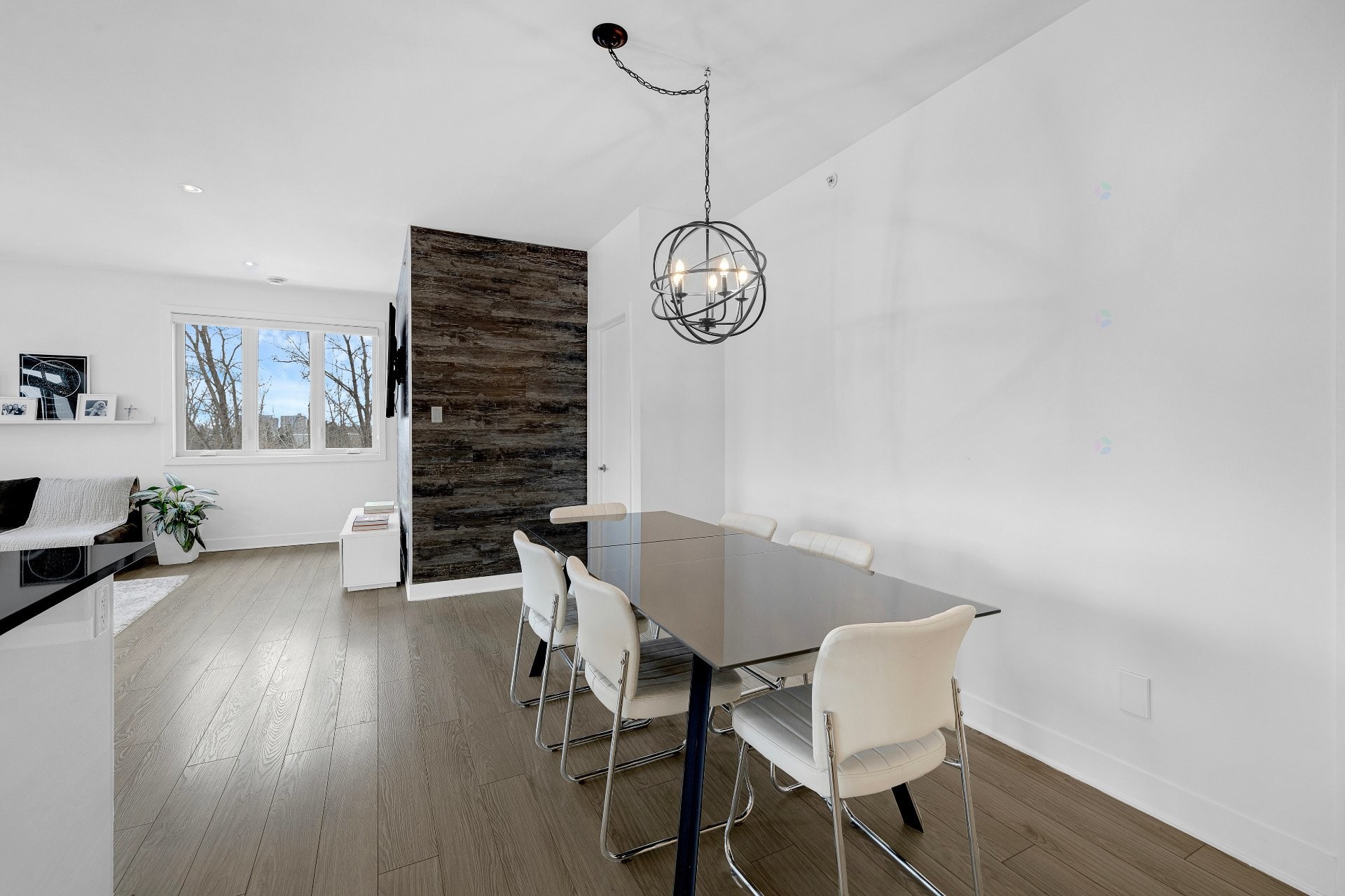 









2310


Rue Monet

, 302,
Laval (Duvernay),




QC
H7E0G1

