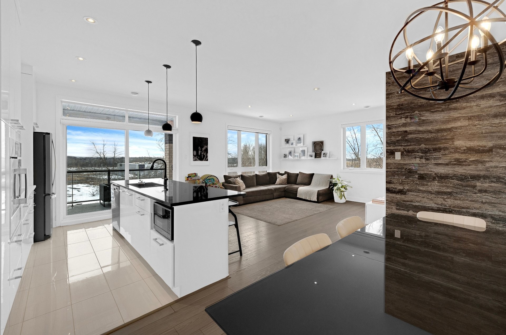 









2310


Rue Monet

, 302,
Laval (Duvernay),




QC
H7E0G1

