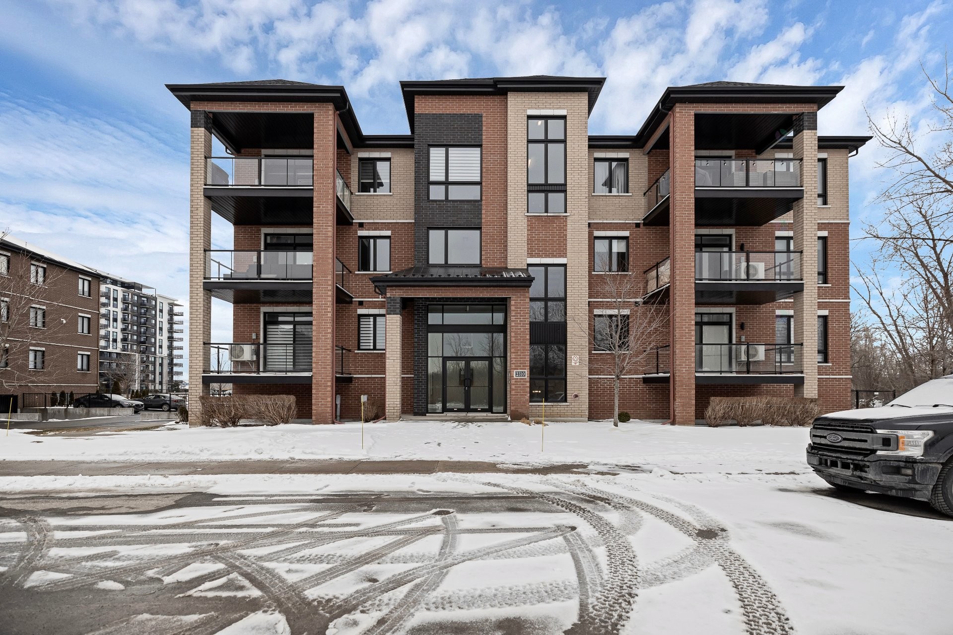 









2310


Rue Monet

, 302,
Laval (Duvernay),




QC
H7E0G1

