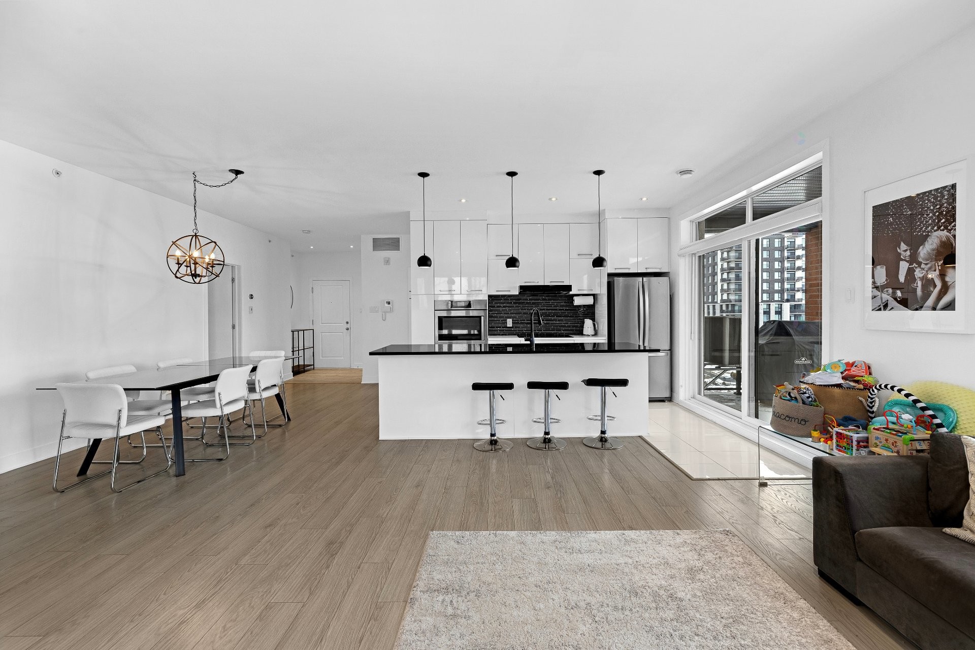 









2310


Rue Monet

, 302,
Laval (Duvernay),




QC
H7E0G1

