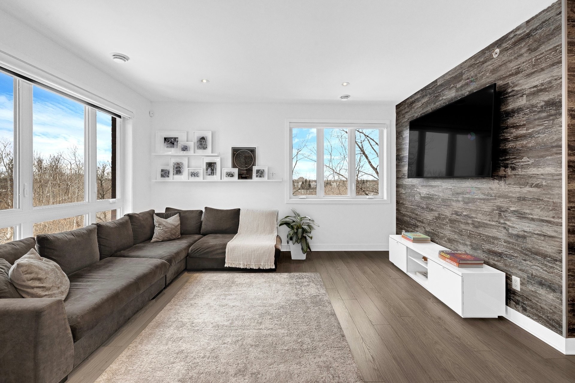 









2310


Rue Monet

, 302,
Laval (Duvernay),




QC
H7E0G1

