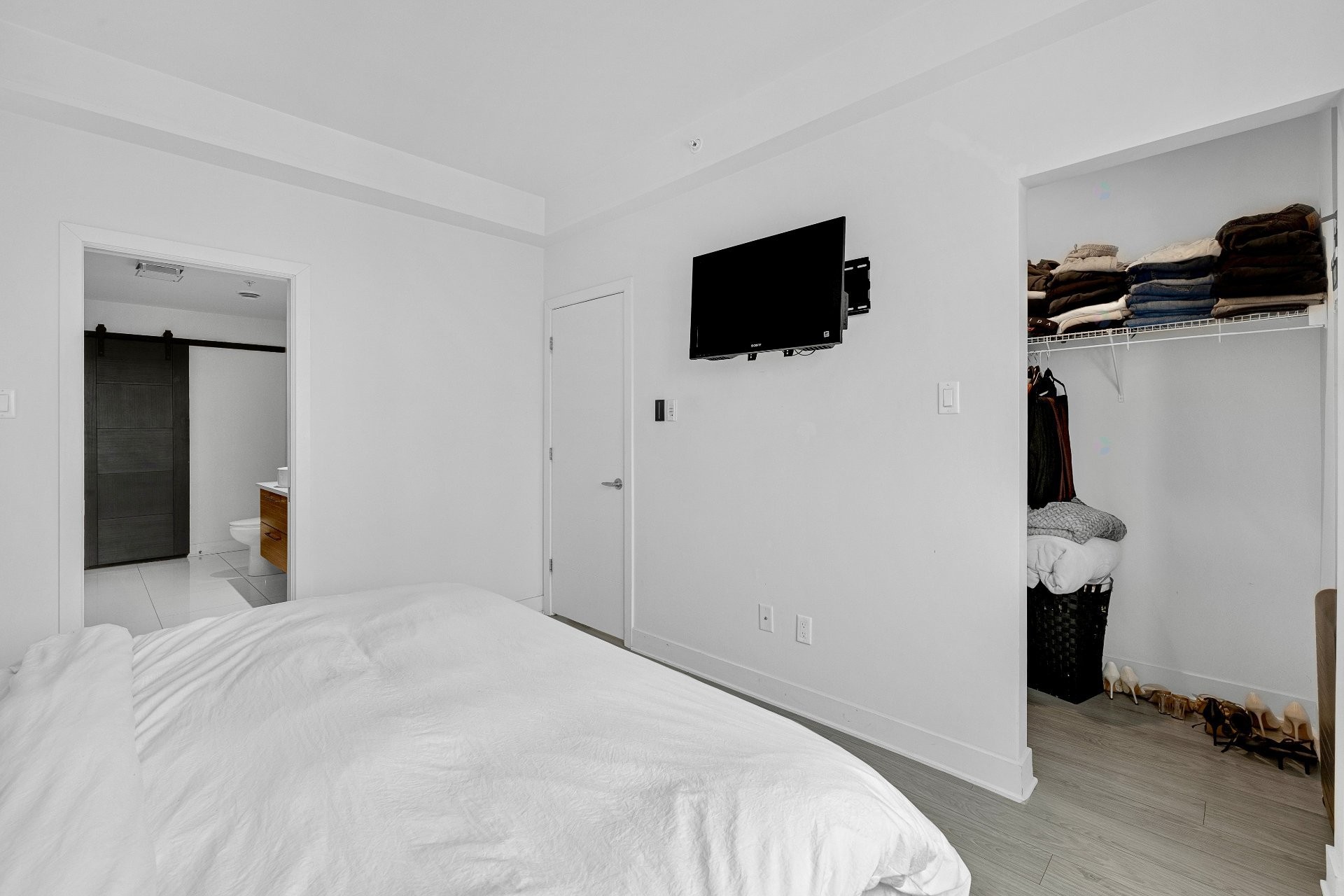 









2310


Rue Monet

, 302,
Laval (Duvernay),




QC
H7E0G1

