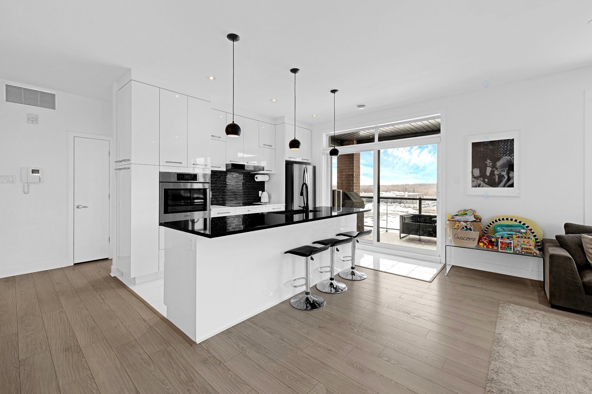 









2310


Rue Monet

, 302,
Laval (Duvernay),




QC
H7E0G1

