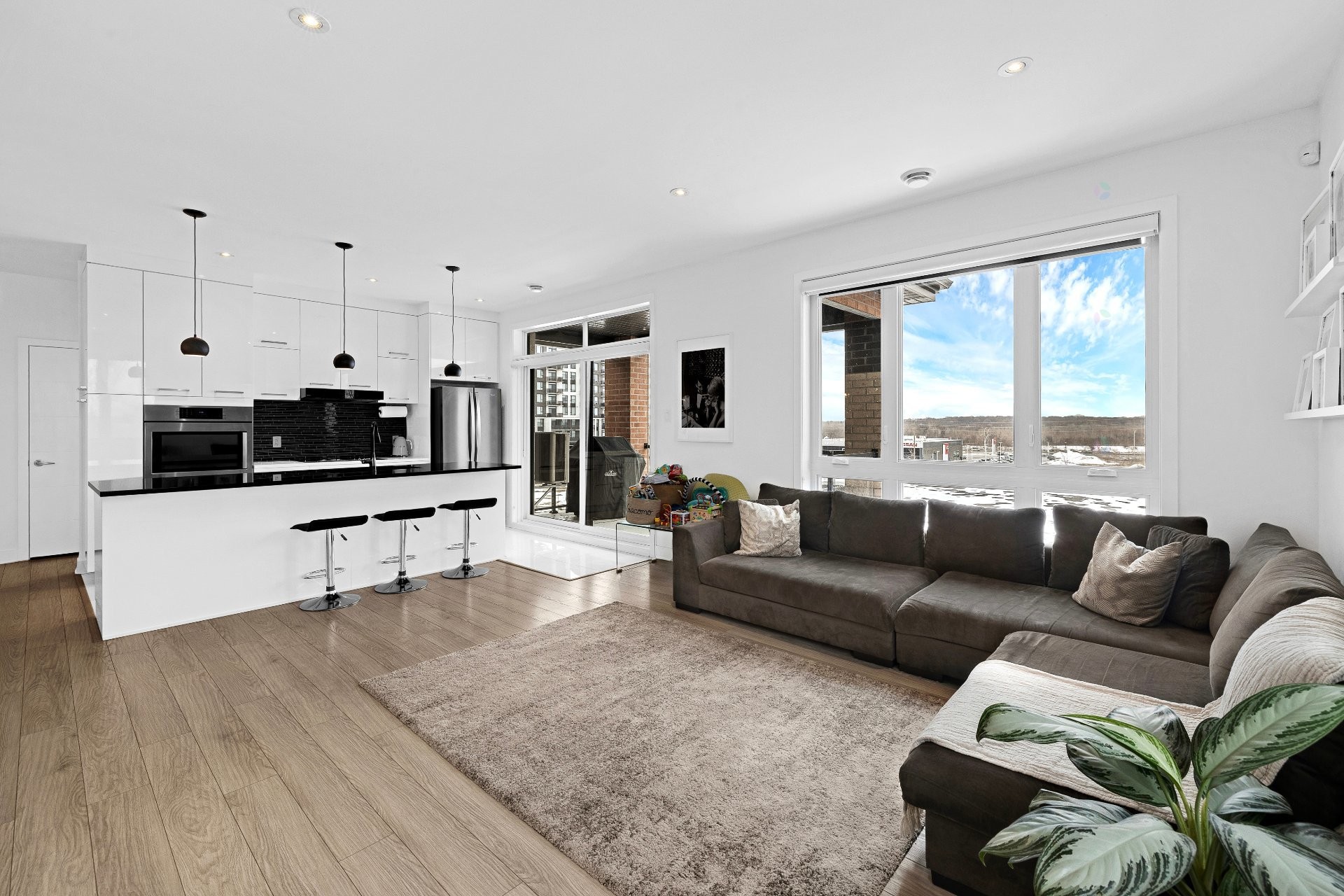 









2310


Rue Monet

, 302,
Laval (Duvernay),




QC
H7E0G1

