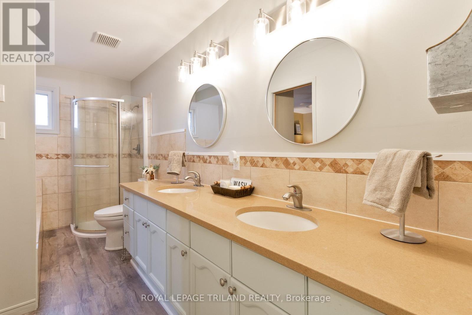 












379 SHERWOOD AVENUE

,
Central Elgin (Belmont),




Ontario
N0L1B0

