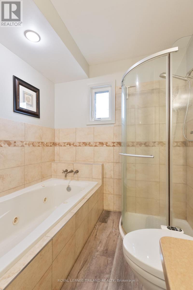 












379 SHERWOOD AVENUE

,
Central Elgin (Belmont),




Ontario
N0L1B0

