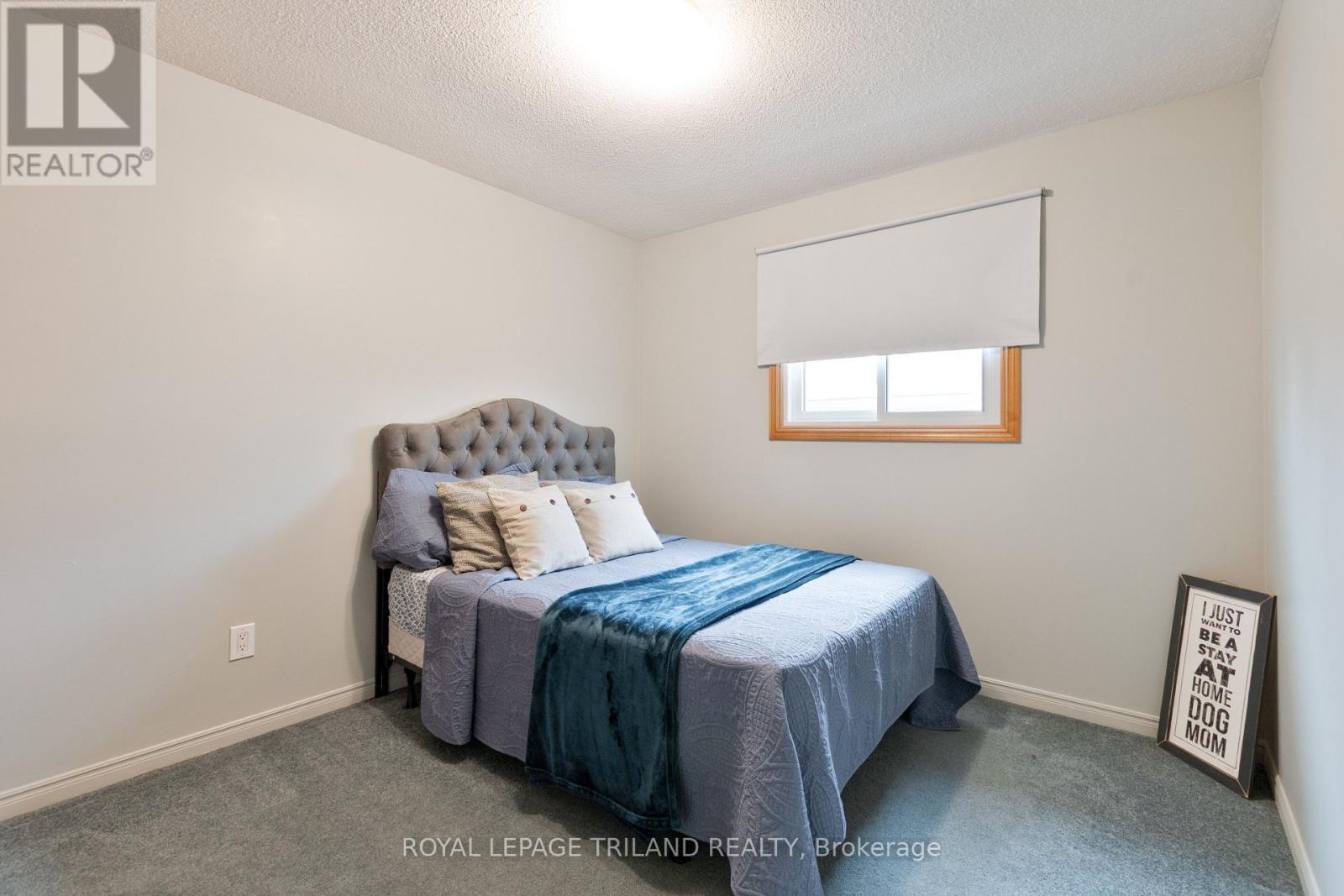 












379 SHERWOOD AVENUE

,
Central Elgin (Belmont),




Ontario
N0L1B0

