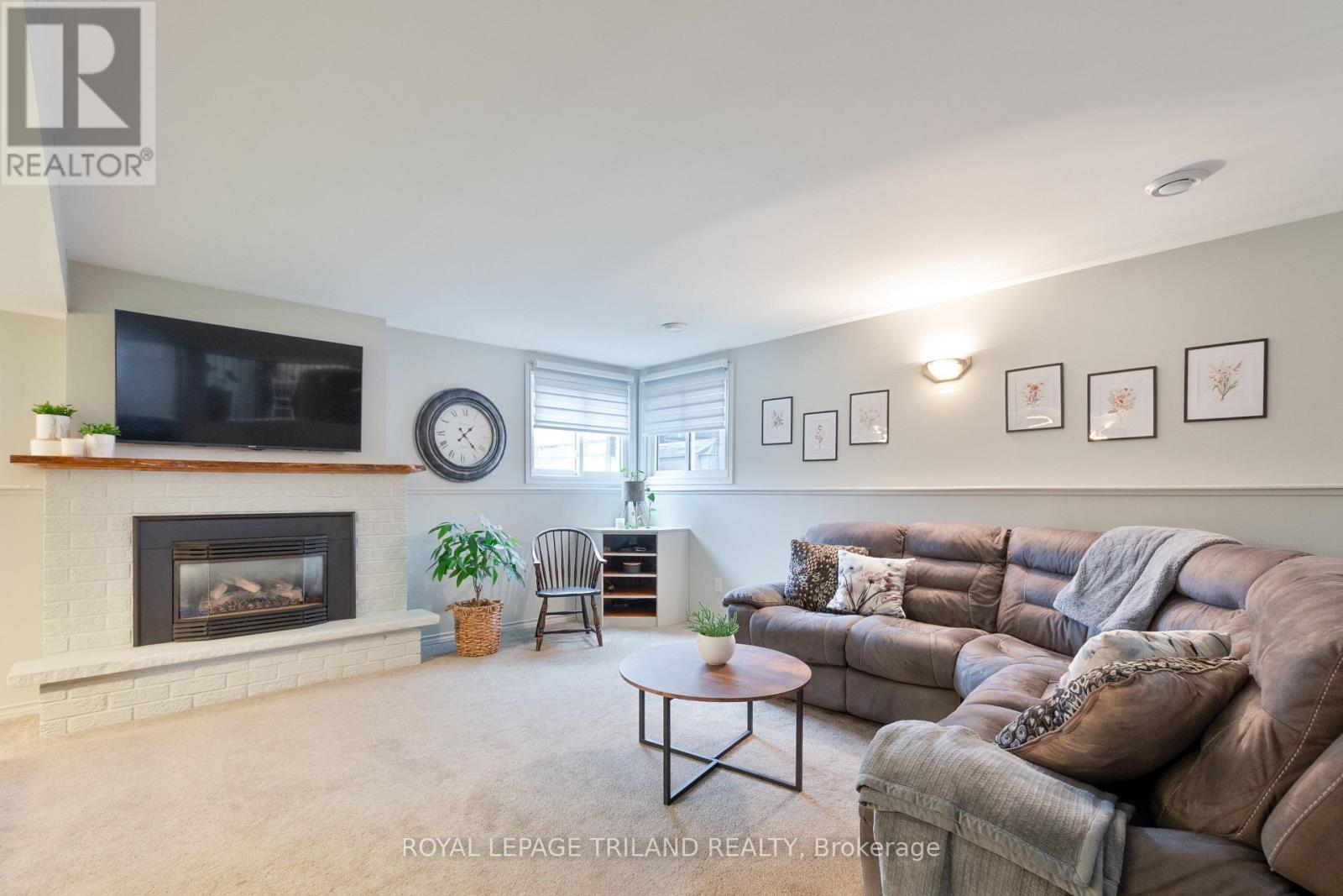 












379 SHERWOOD AVENUE

,
Central Elgin (Belmont),




Ontario
N0L1B0

