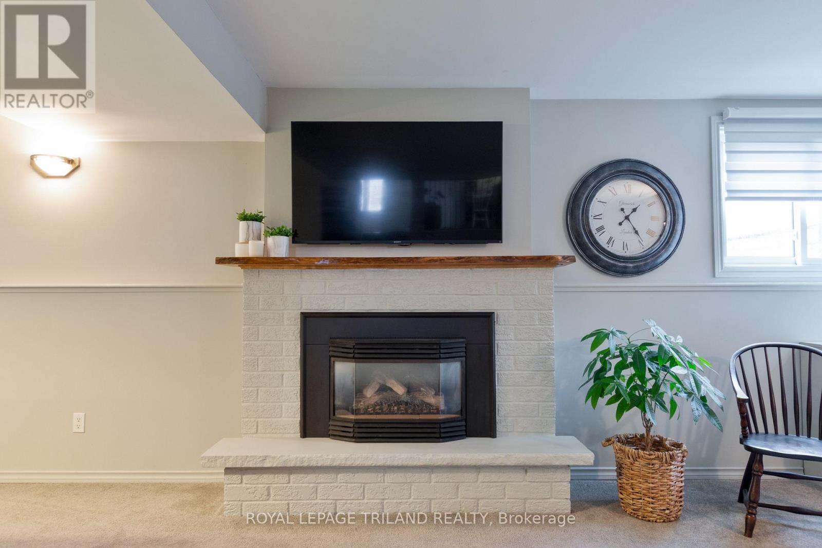 












379 SHERWOOD AVENUE

,
Central Elgin (Belmont),




Ontario
N0L1B0

