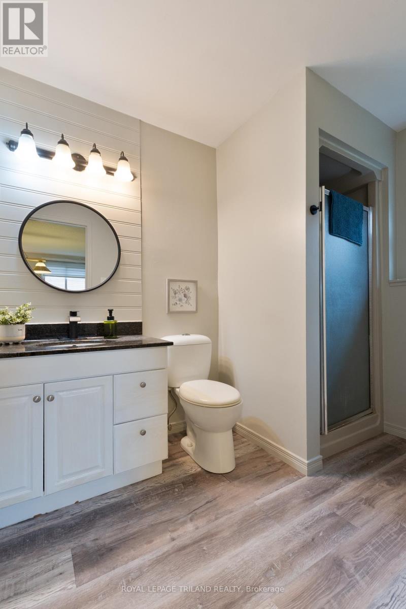 












379 SHERWOOD AVENUE

,
Central Elgin (Belmont),




Ontario
N0L1B0

