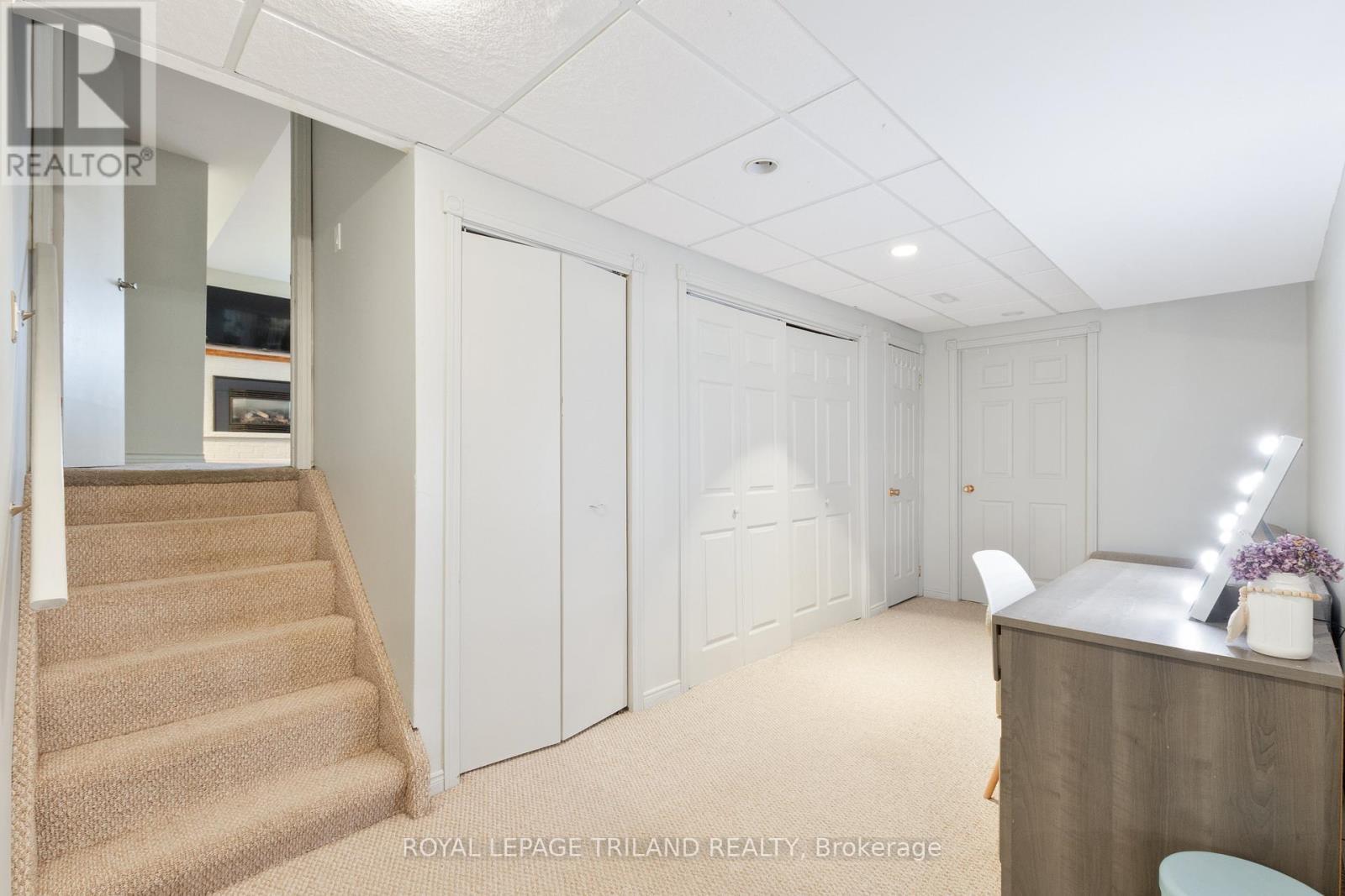 












379 SHERWOOD AVENUE

,
Central Elgin (Belmont),




Ontario
N0L1B0

