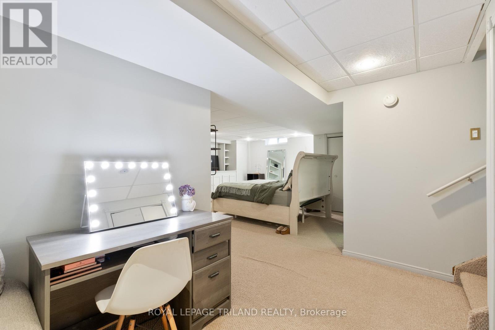 












379 SHERWOOD AVENUE

,
Central Elgin (Belmont),




Ontario
N0L1B0

