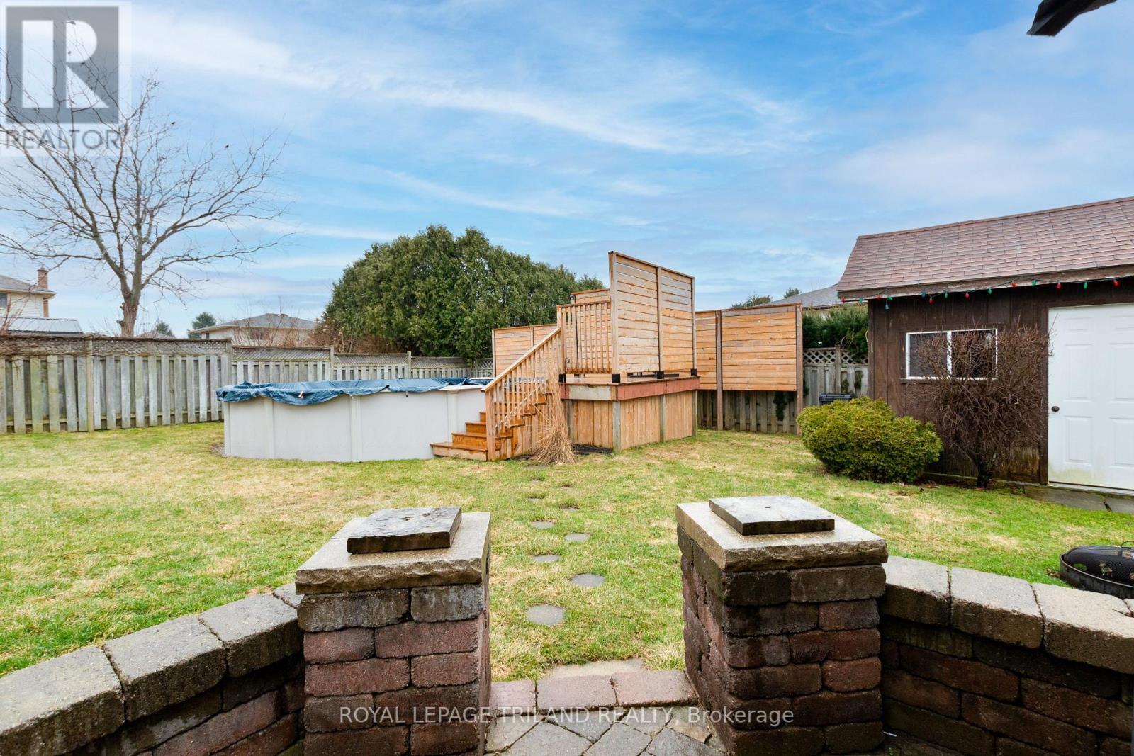 












379 SHERWOOD AVENUE

,
Central Elgin (Belmont),




Ontario
N0L1B0

