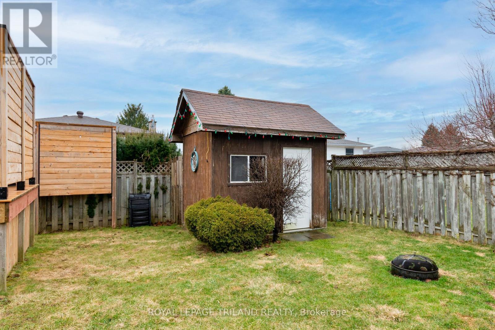 












379 SHERWOOD AVENUE

,
Central Elgin (Belmont),




Ontario
N0L1B0

