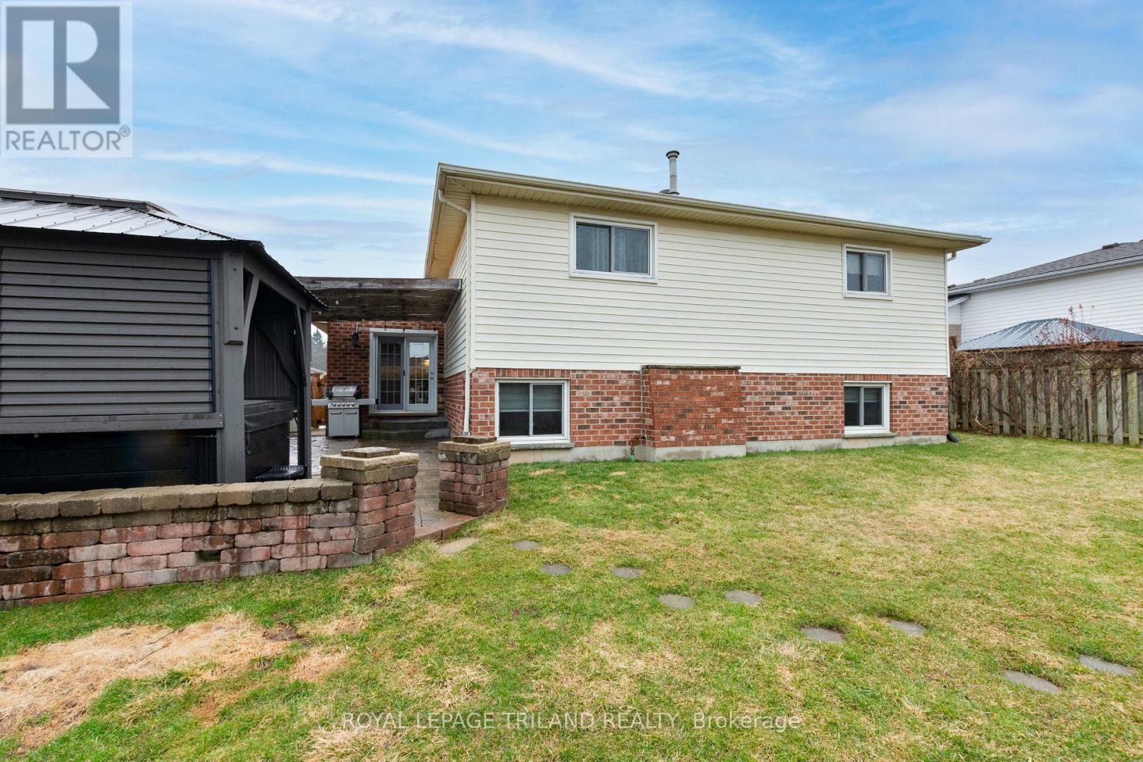 












379 SHERWOOD AVENUE

,
Central Elgin (Belmont),




Ontario
N0L1B0

