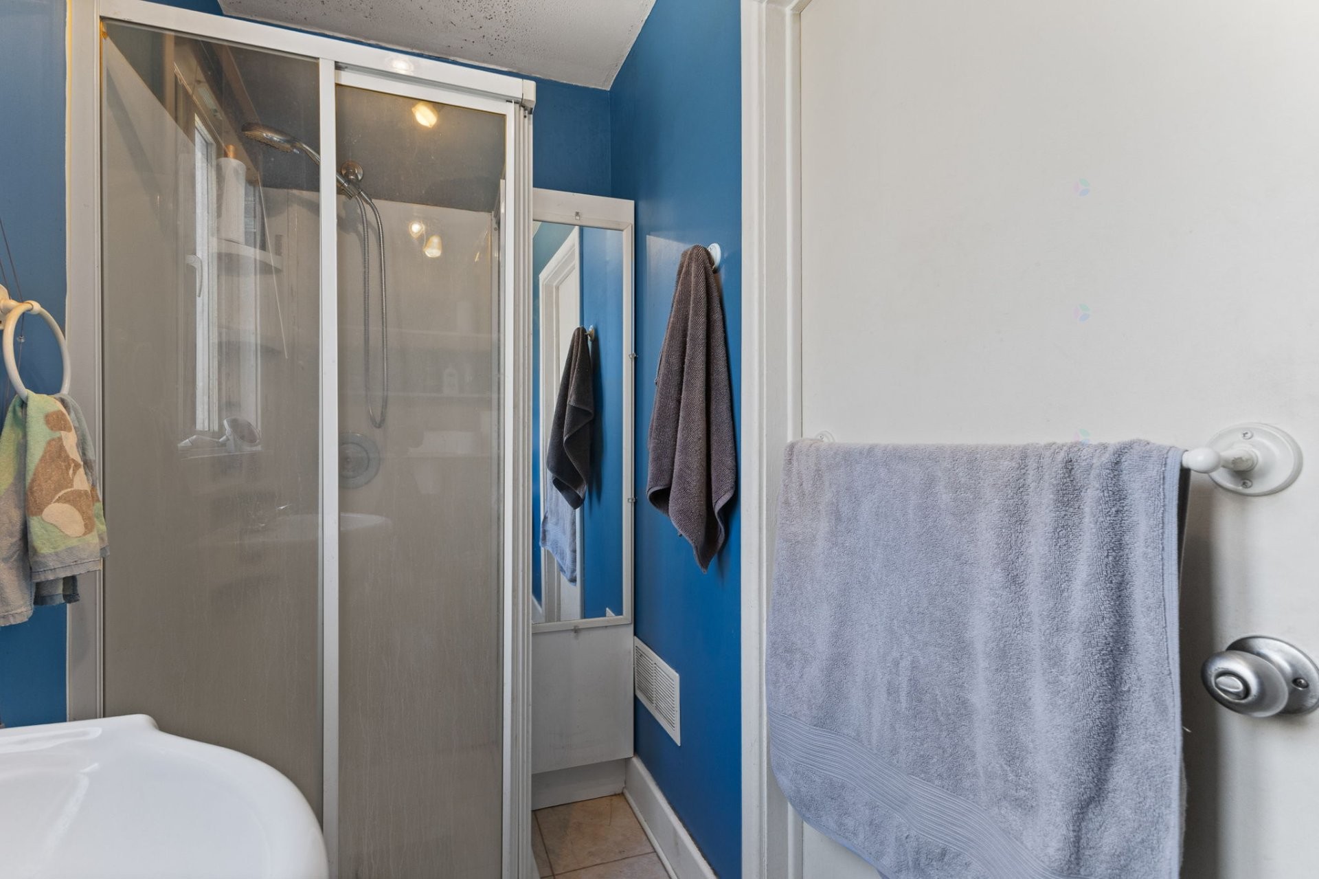 









12


Rue Charlevoix

,
Gatineau (Hull),




QC
J8X1P1

