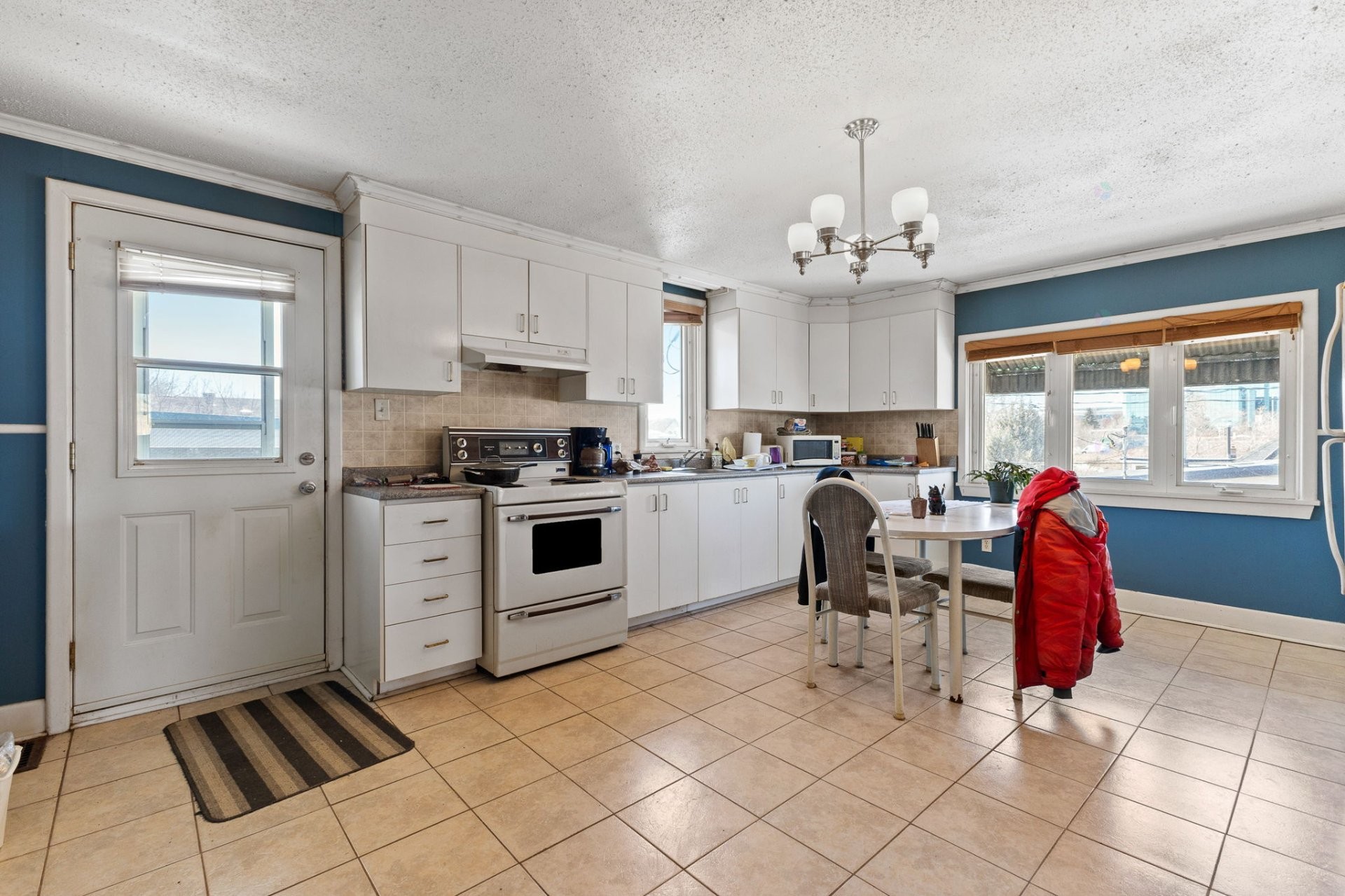 









12


Rue Charlevoix

,
Gatineau (Hull),




QC
J8X1P1

