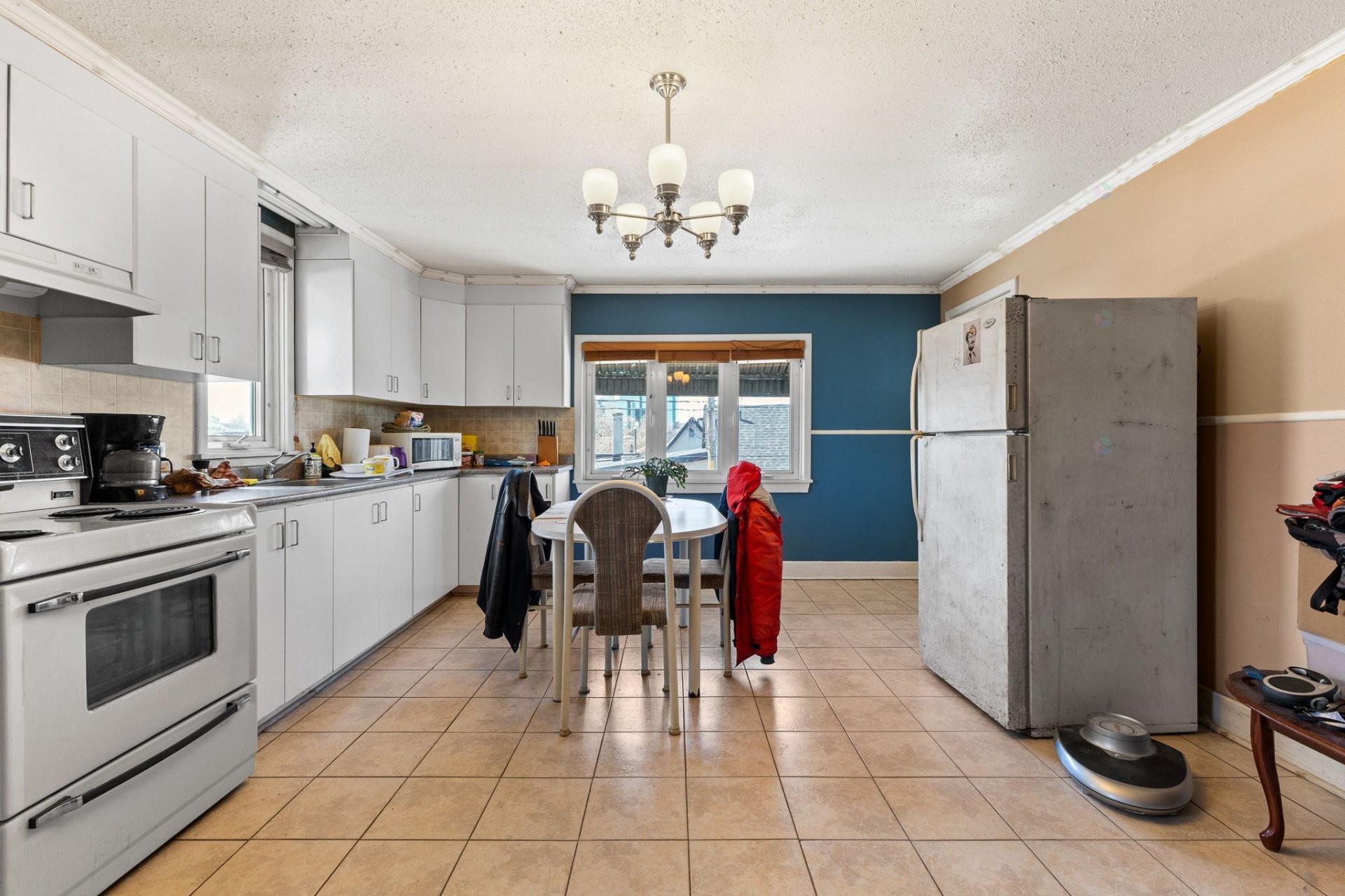 









12


Rue Charlevoix

,
Gatineau (Hull),




QC
J8X1P1

