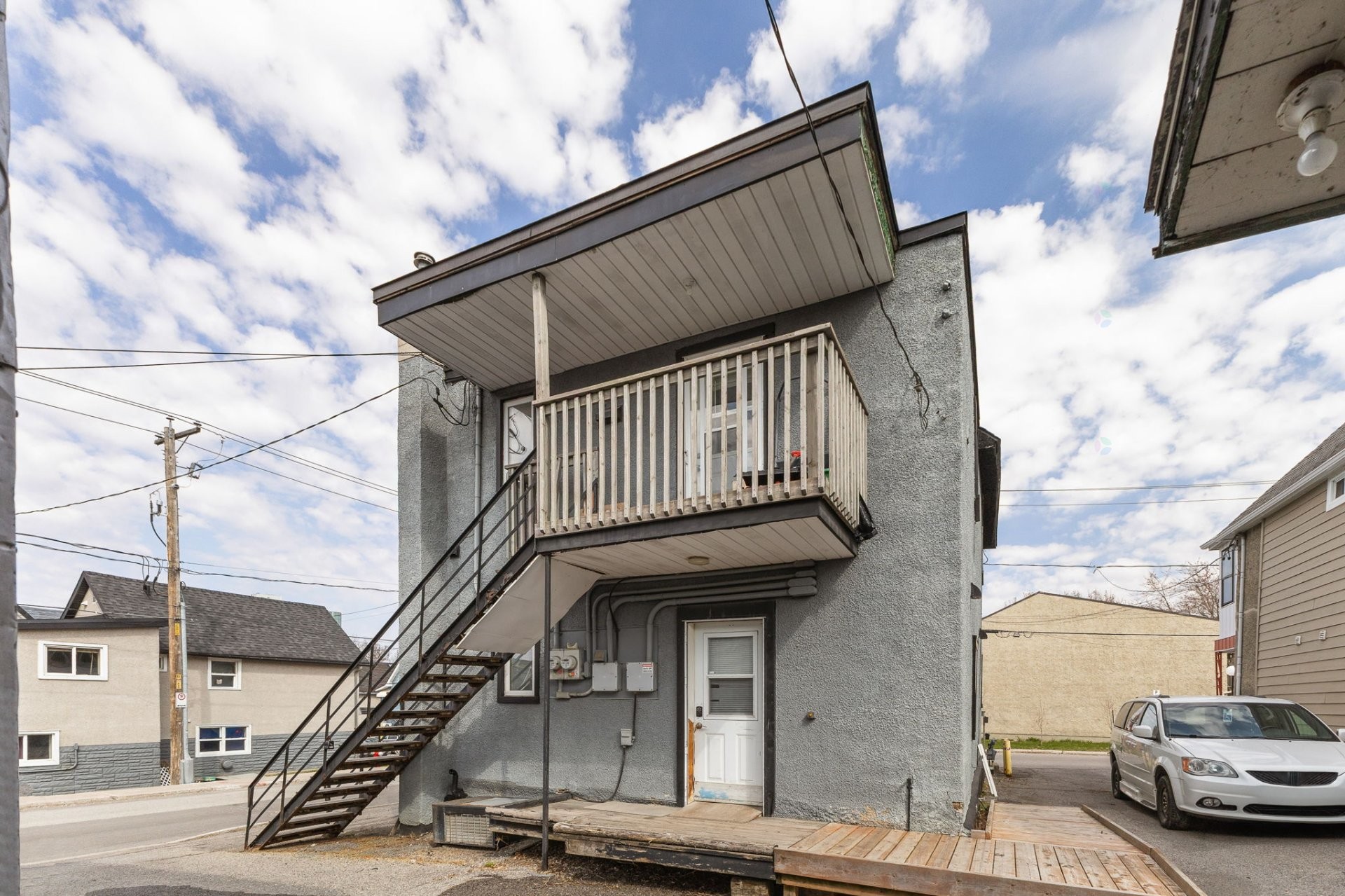 









12


Rue Charlevoix

,
Gatineau (Hull),




QC
J8X1P1

