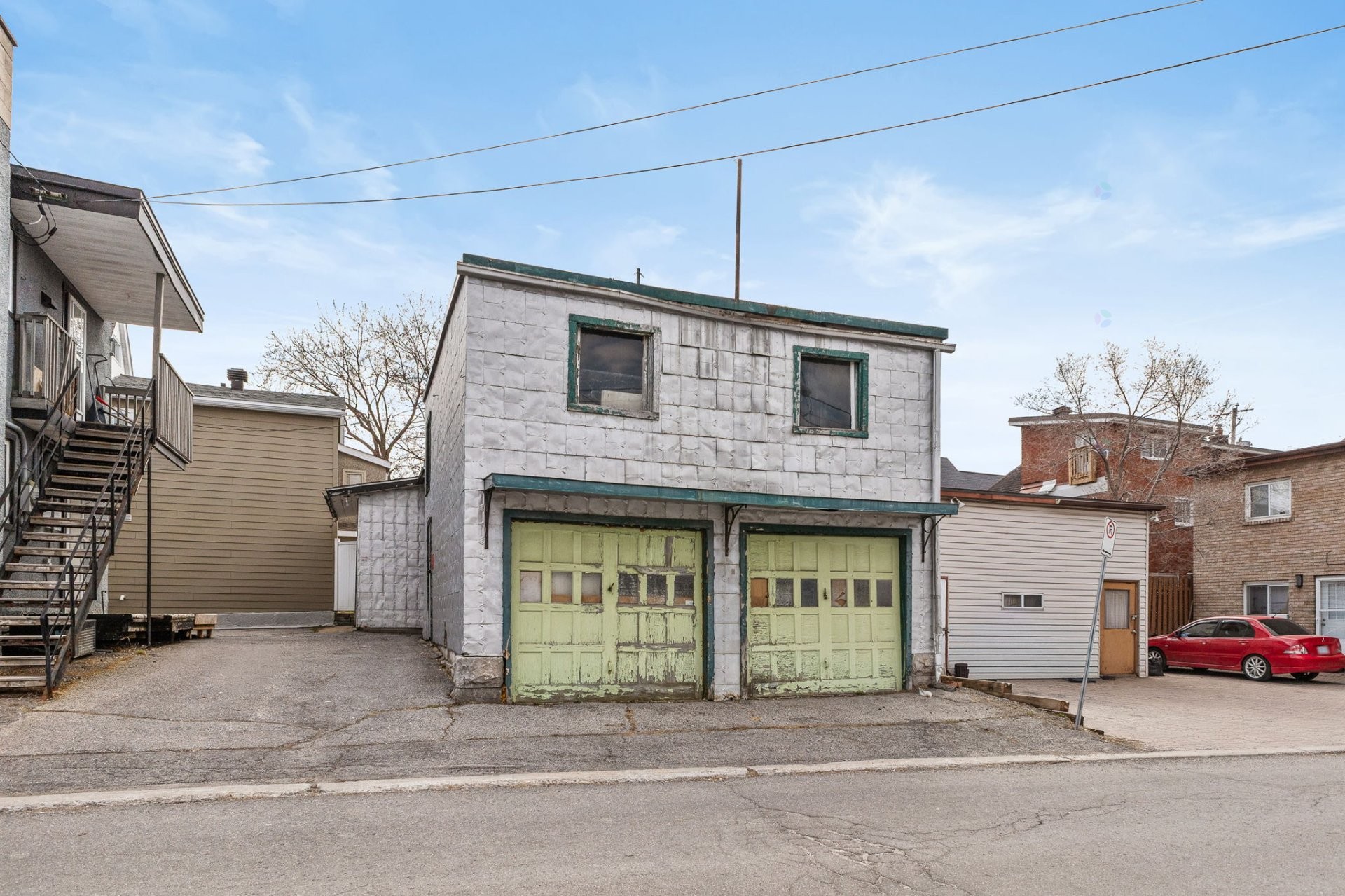 









12


Rue Charlevoix

,
Gatineau (Hull),




QC
J8X1P1

