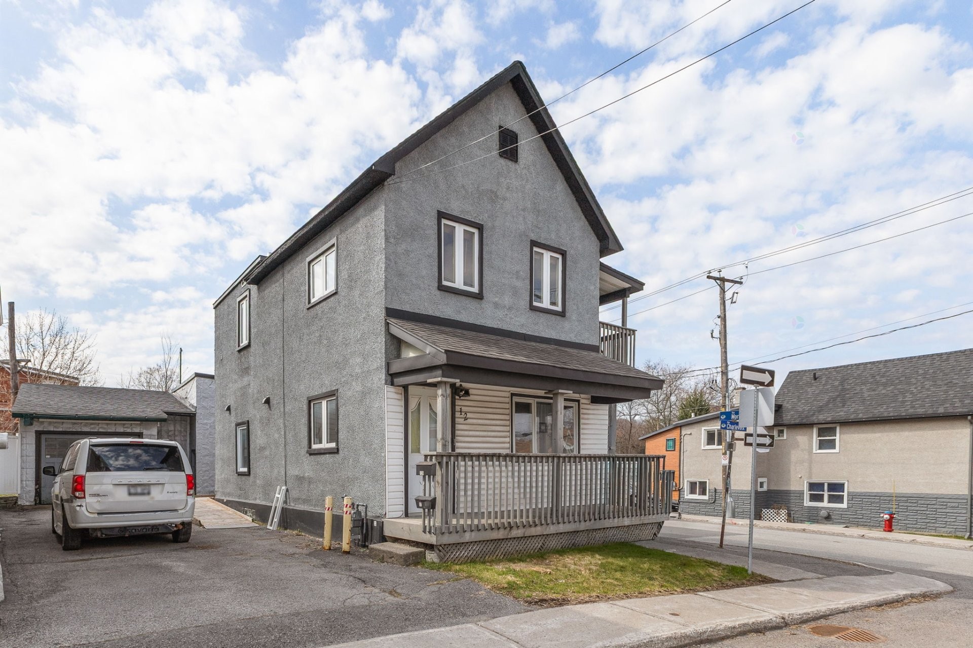 









12


Rue Charlevoix

,
Gatineau (Hull),




QC
J8X1P1


