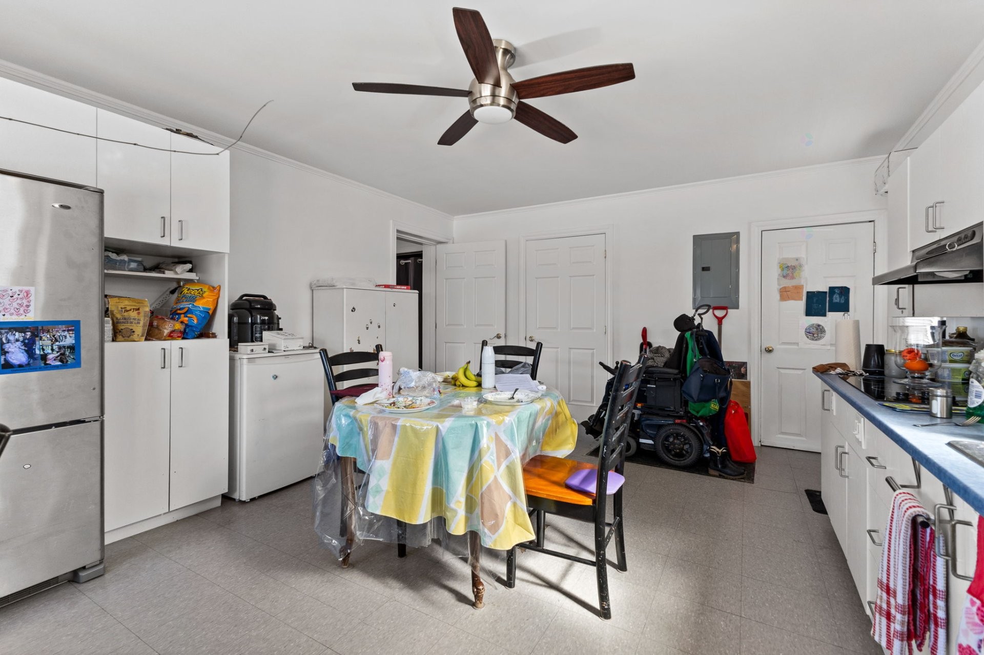 









12


Rue Charlevoix

,
Gatineau (Hull),




QC
J8X1P1

