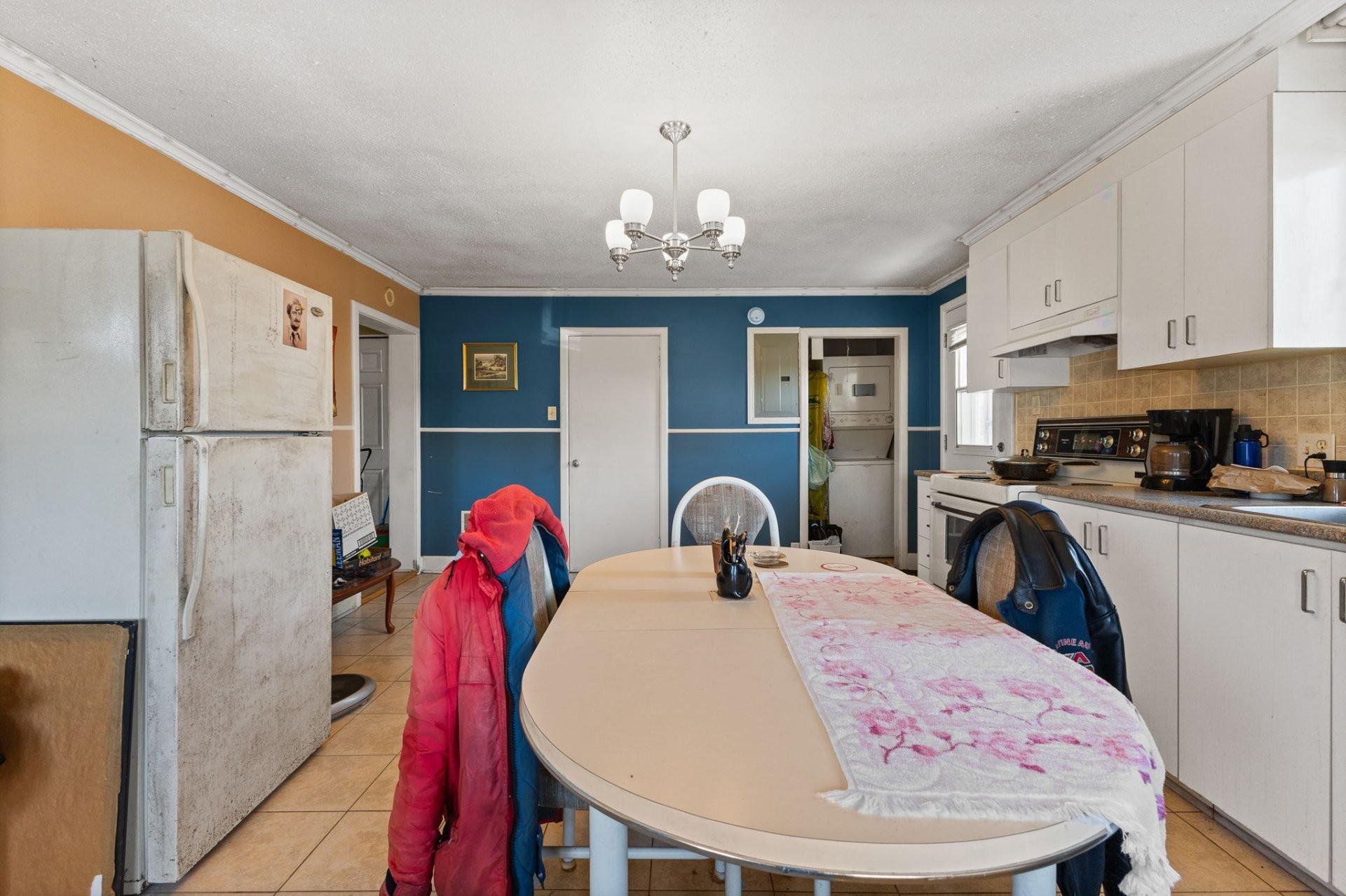 









12


Rue Charlevoix

,
Gatineau (Hull),




QC
J8X1P1

